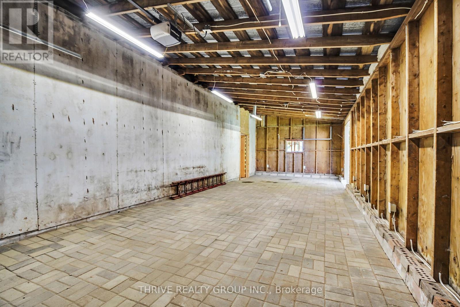 27747 Clyde Street, Adelaide Metcalfe (Kerwood), ON