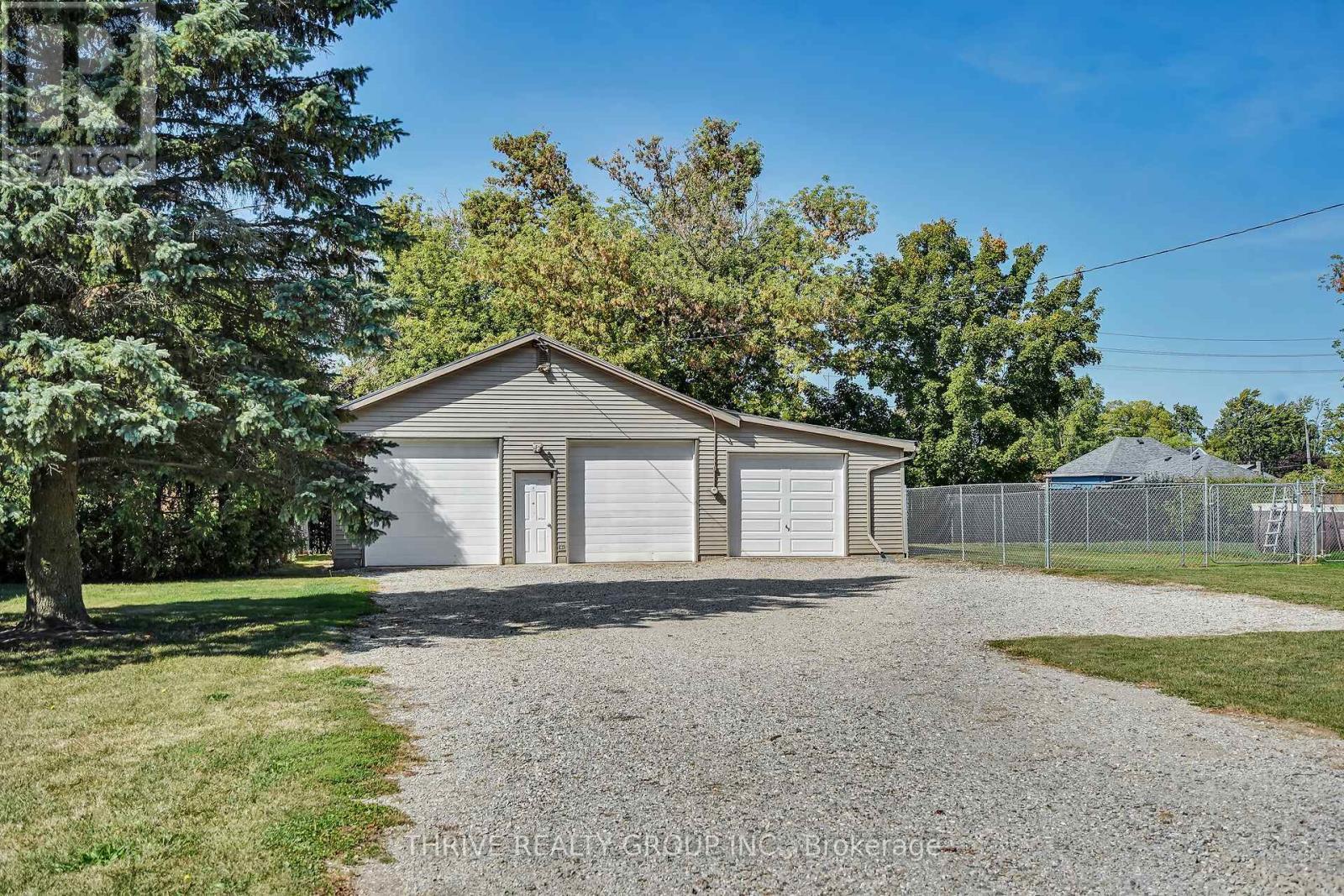 27747 Clyde Street, Adelaide Metcalfe (Kerwood), ON