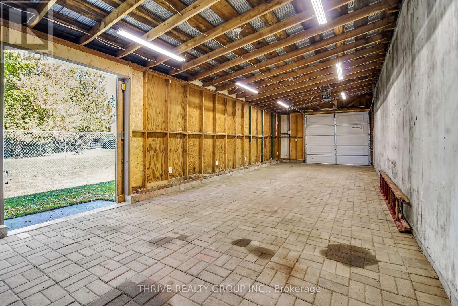 27747 Clyde Street, Adelaide Metcalfe (Kerwood), ON