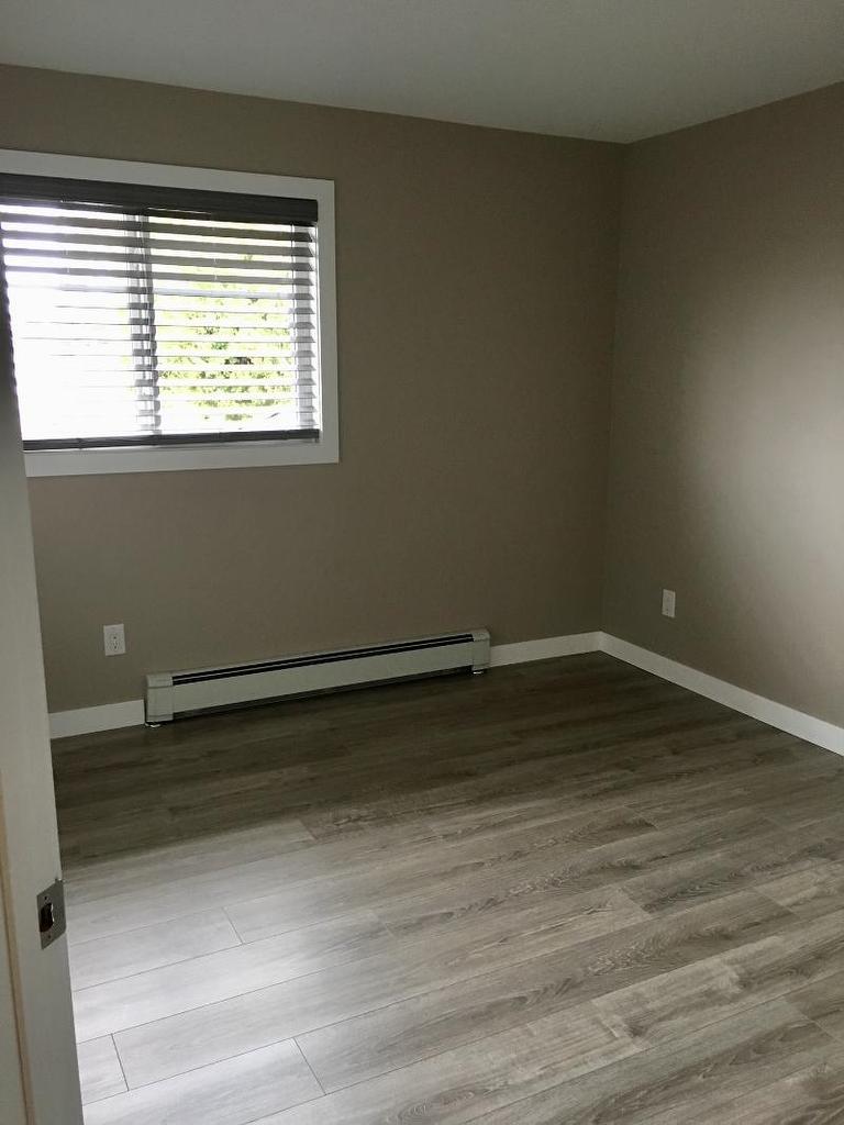 1333 James Street S, Thunder Bay, ON - Indoor Photo Showing Other Room