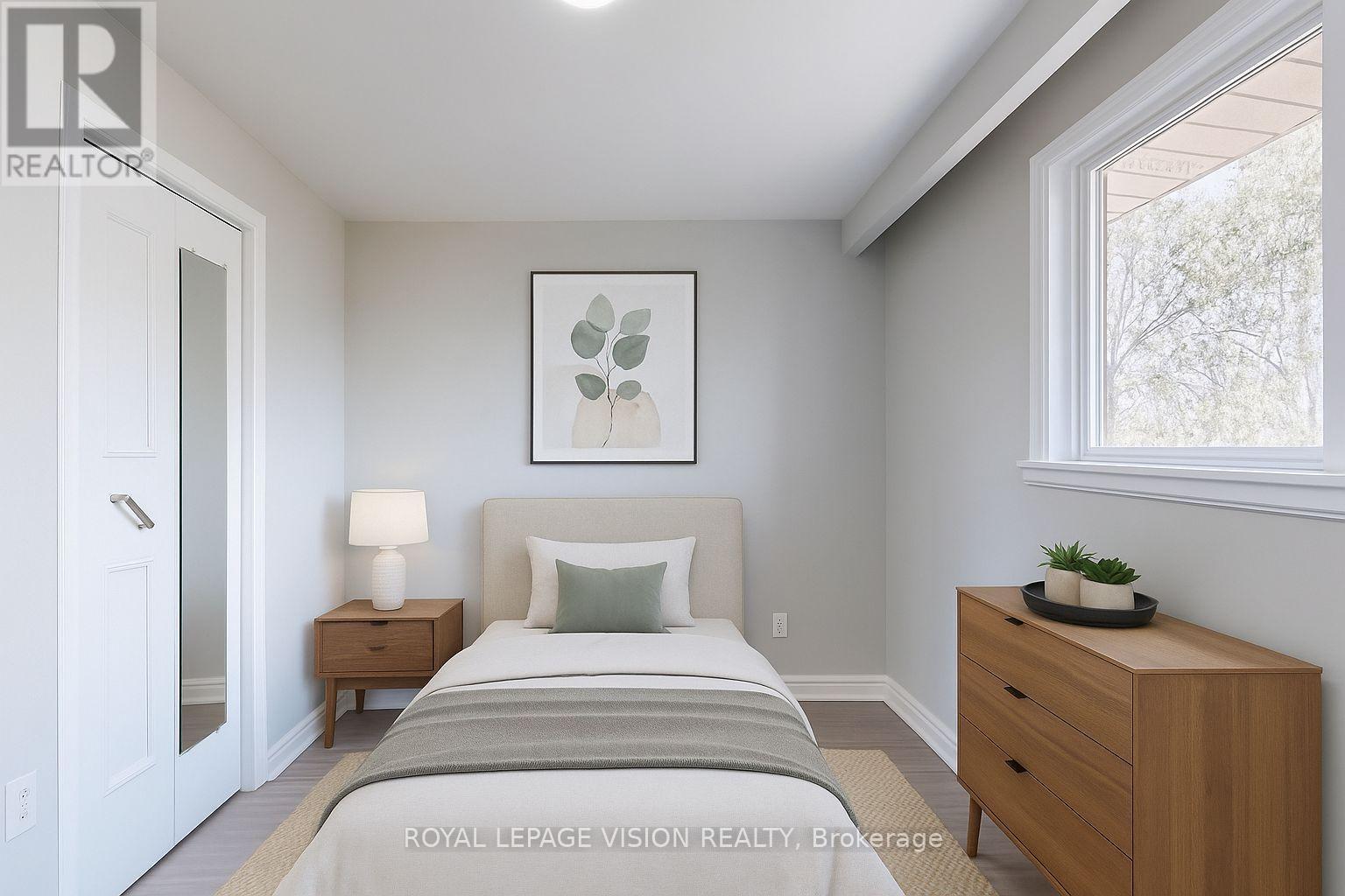 27 Westcroft Drive, Toronto, ON - Indoor Photo Showing Bedroom