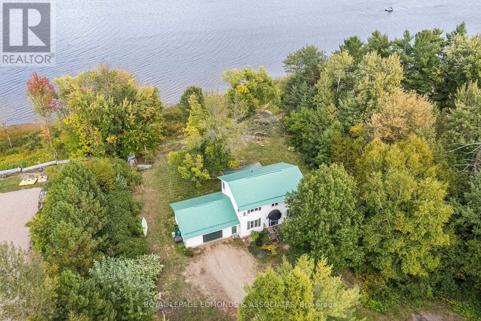 1095 Mountainview Drive, Laurentian Valley, ON - Outdoor With Body Of Water