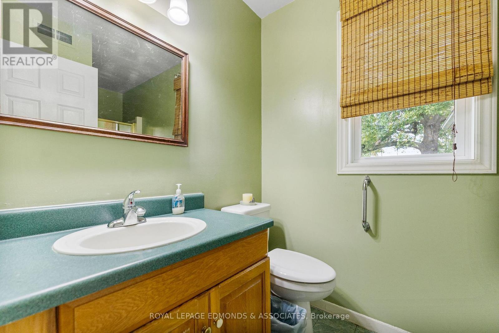 Main Floor 3 Piece Bathroom - 1095 Mountainview Drive, Laurentian Valley, ON - Indoor Photo Showing Bathroom