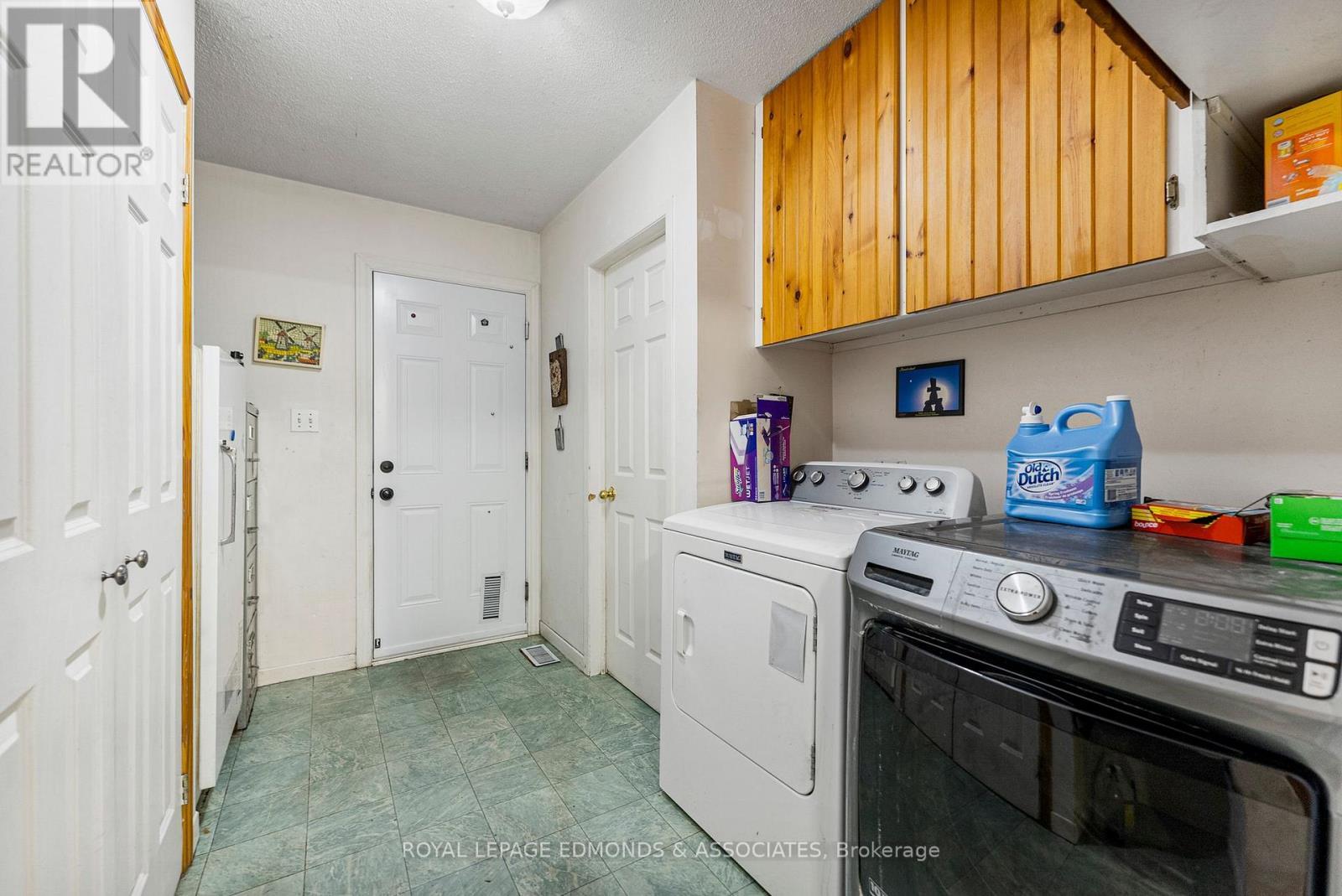 Main Floor Laundry Room - 1095 Mountainview Drive, Laurentian Valley, ON - Indoor Photo Showing Laundry Room