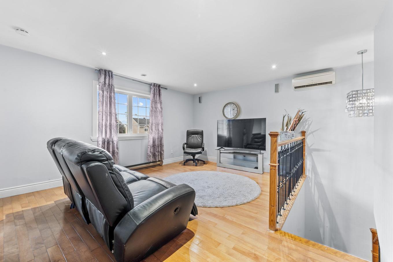Family room - 9230 Rue Des Outardes, Mirabel, QC - Indoor Photo Showing Living Room