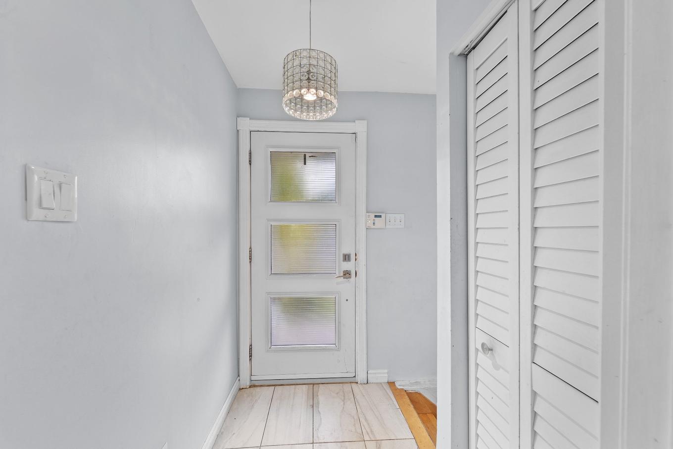 Hall - 9230 Rue Des Outardes, Mirabel, QC - Indoor Photo Showing Other Room