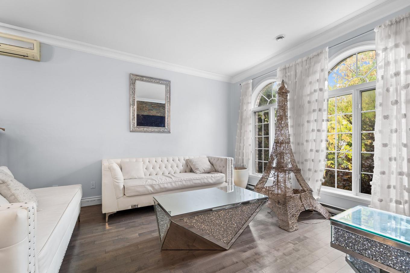 Living room - 9230 Rue Des Outardes, Mirabel, QC - Indoor Photo Showing Living Room