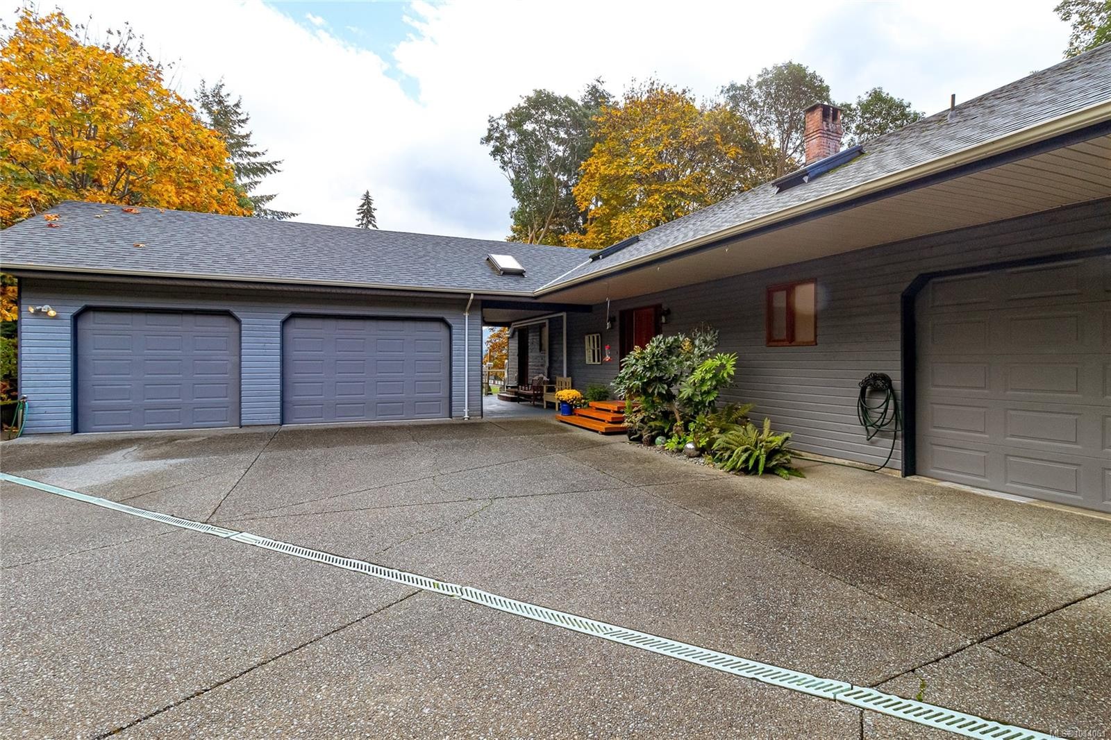 10662 Alder Cres, Youbou, BC