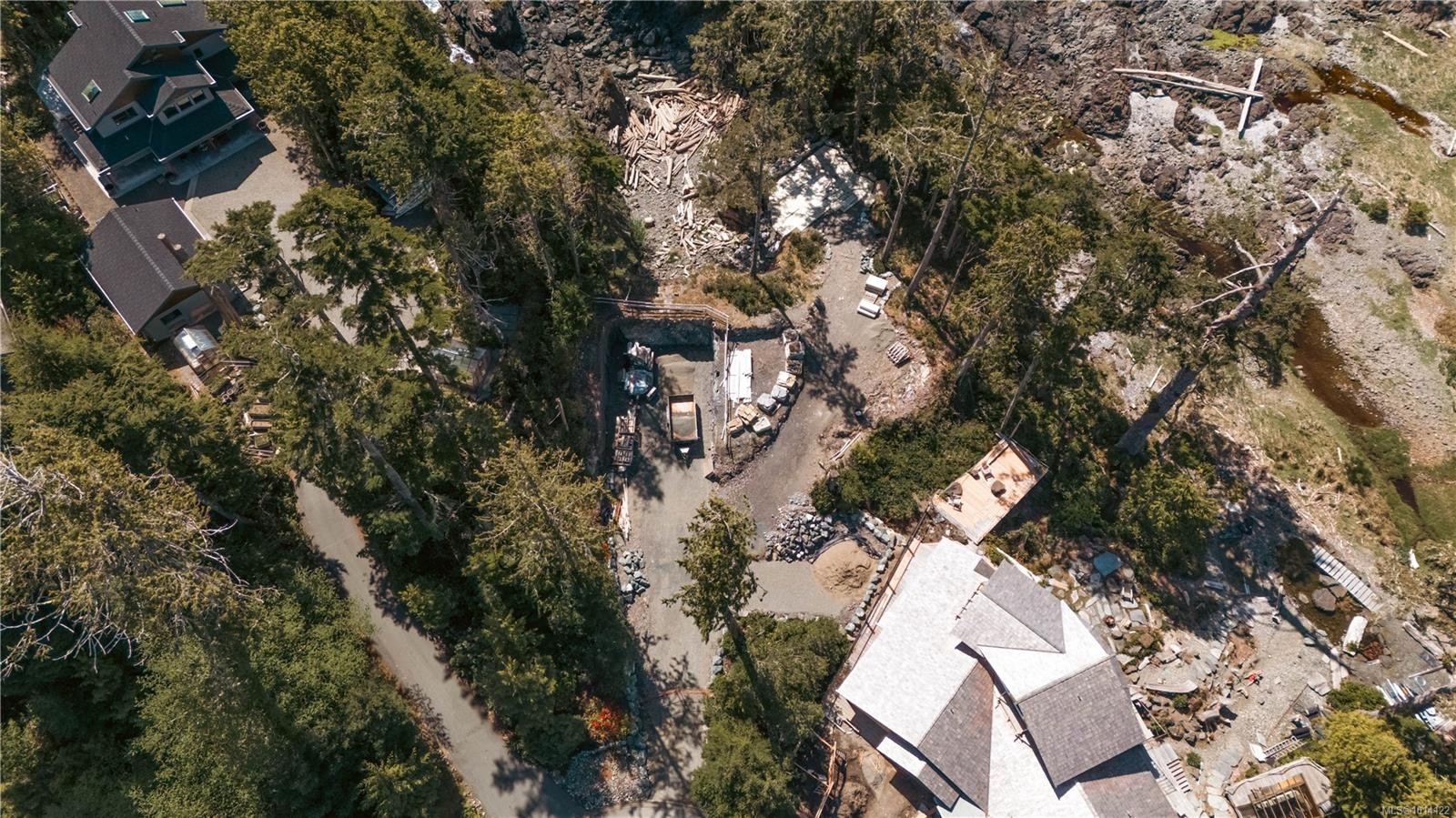 858 Barclay Pl, Ucluelet, BC