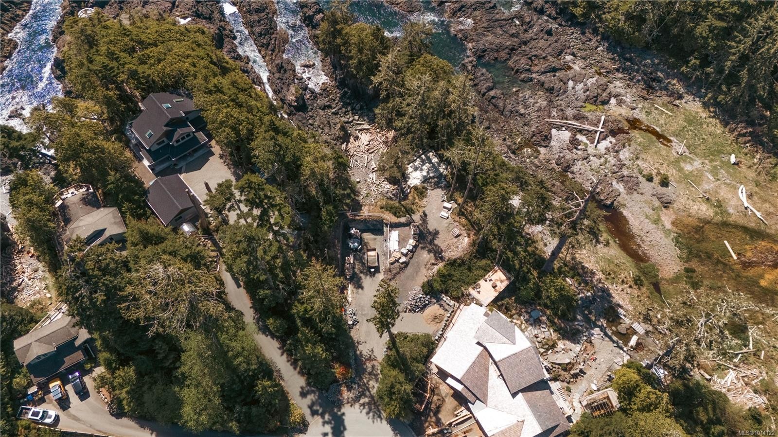 858 Barclay Pl, Ucluelet, BC