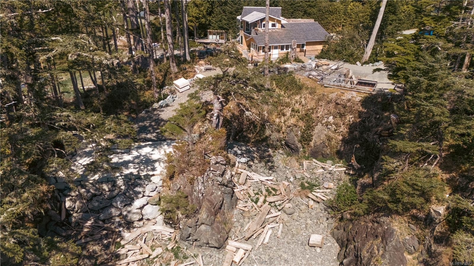 858 Barclay Pl, Ucluelet, BC