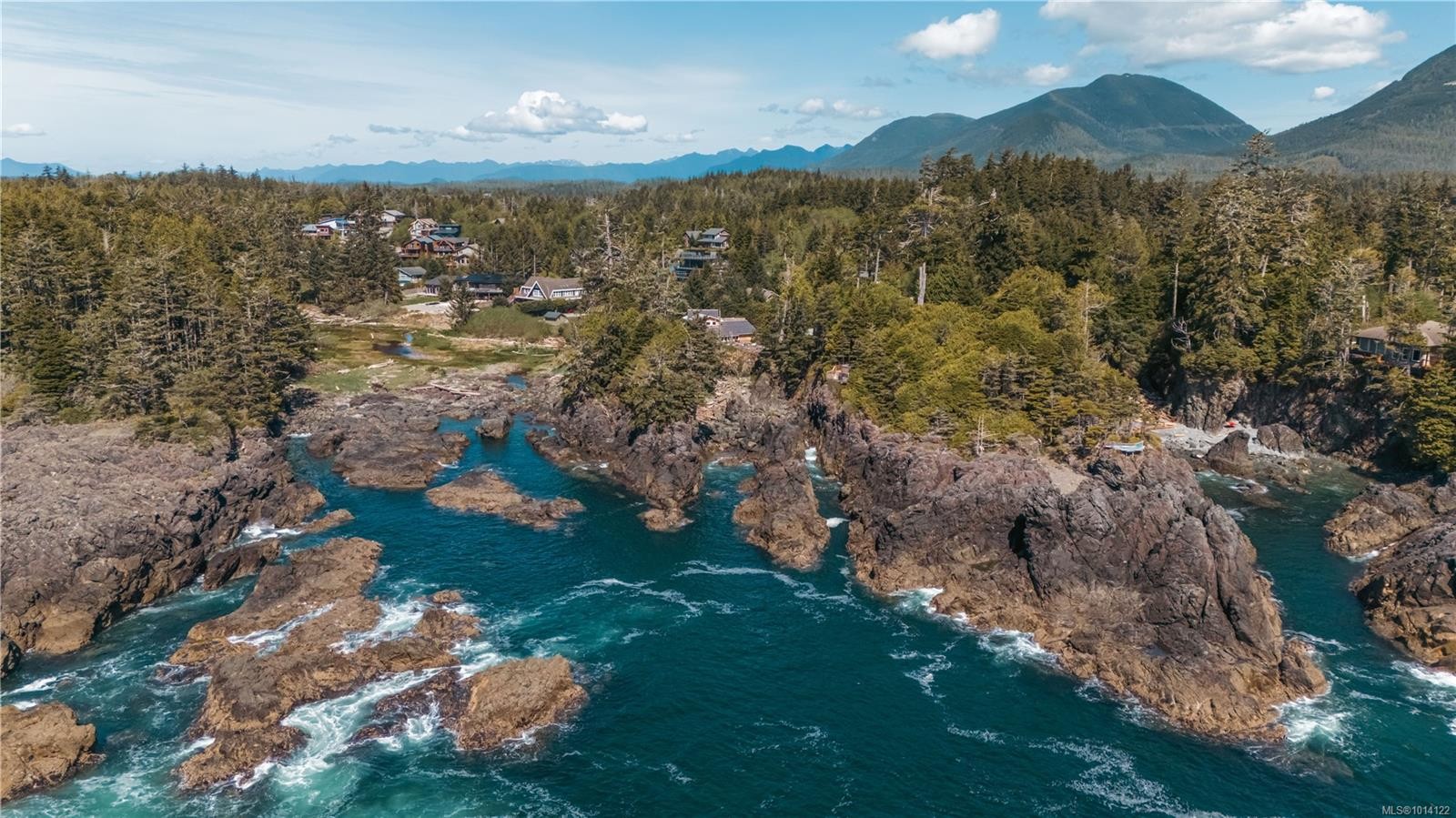 858 Barclay Pl, Ucluelet, BC