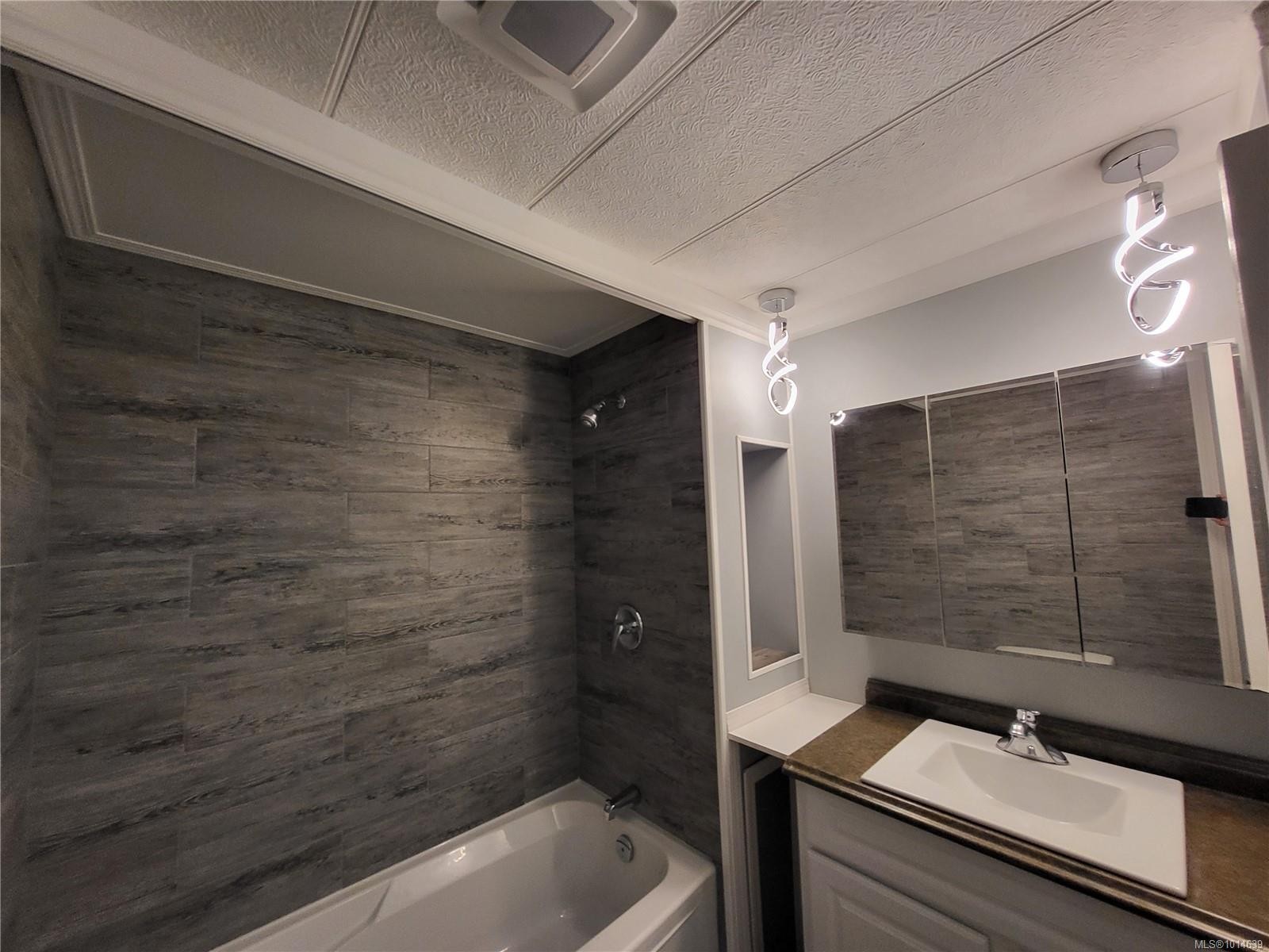 74-5250 Beaver Harbour Rd, Port Hardy, BC