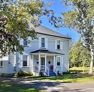 13 Depot ST Mcadam, NB E6J 1T9