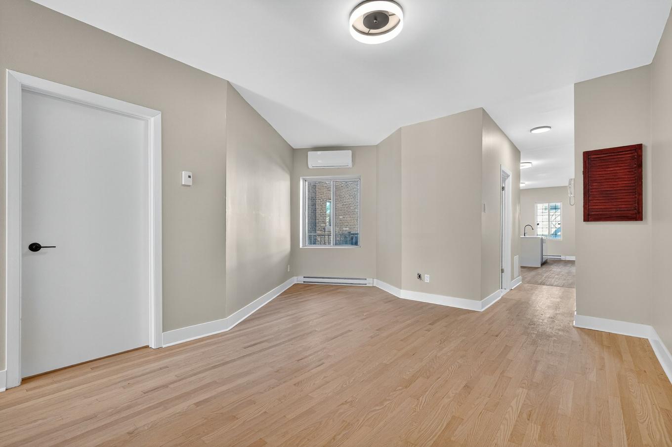 Living room - 5025 Av. Du Parc, Montréal (Le Plateau-Mont-Royal), QC - Indoor Photo Showing Other Room