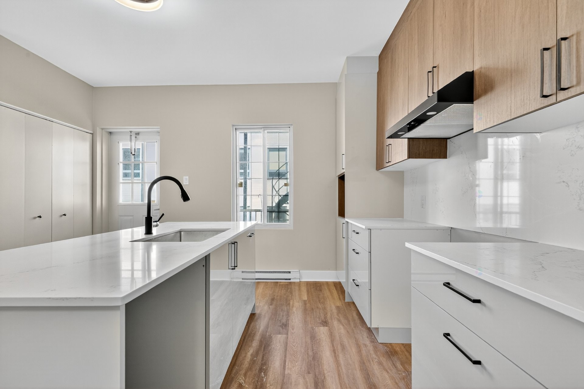 Kitchen - 5025 Av. Du Parc, Montréal (Le Plateau-Mont-Royal), QC - Indoor Photo Showing Kitchen