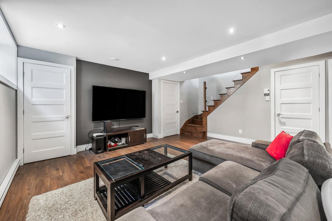 Family room - 3901 Rue Dugué, Longueuil (Saint-Hubert), QC - Indoor Photo Showing Living Room