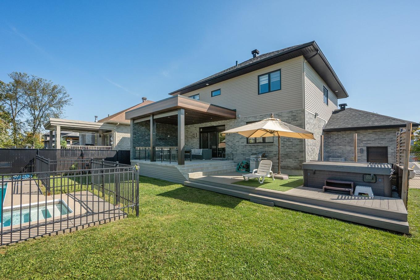 Backyard - 3901 Rue Dugué, Longueuil (Saint-Hubert), QC - Outdoor