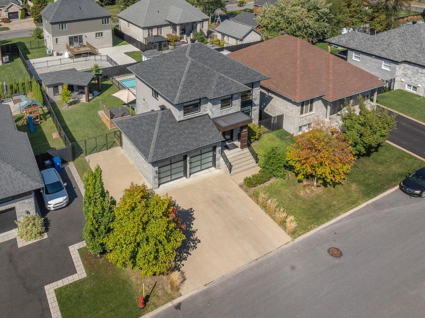 Overall view - 3901 Rue Dugué, Longueuil (Saint-Hubert), QC - Outdoor