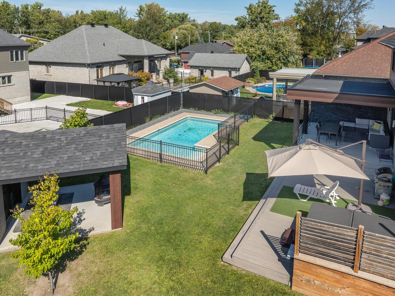 Overall view - 3901 Rue Dugué, Longueuil (Saint-Hubert), QC - Outdoor With In Ground Pool