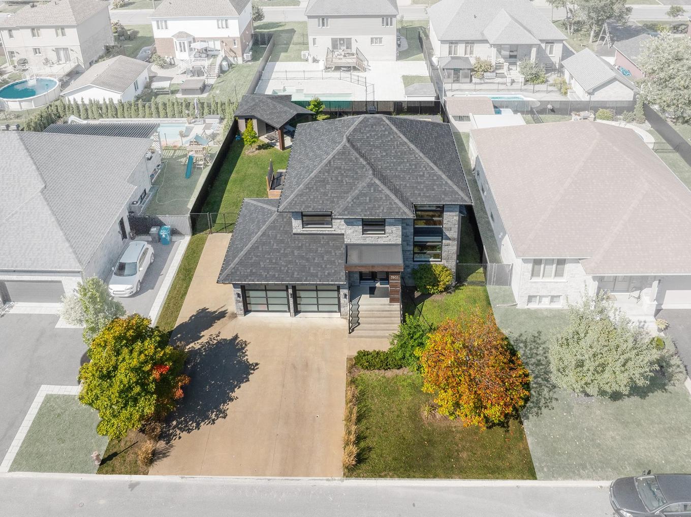 Overall view - 3901 Rue Dugué, Longueuil (Saint-Hubert), QC - Outdoor