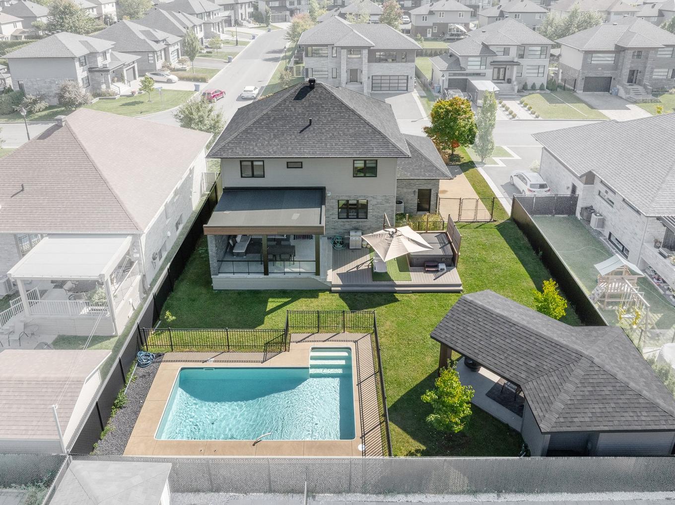 Overall view - 3901 Rue Dugué, Longueuil (Saint-Hubert), QC - Outdoor