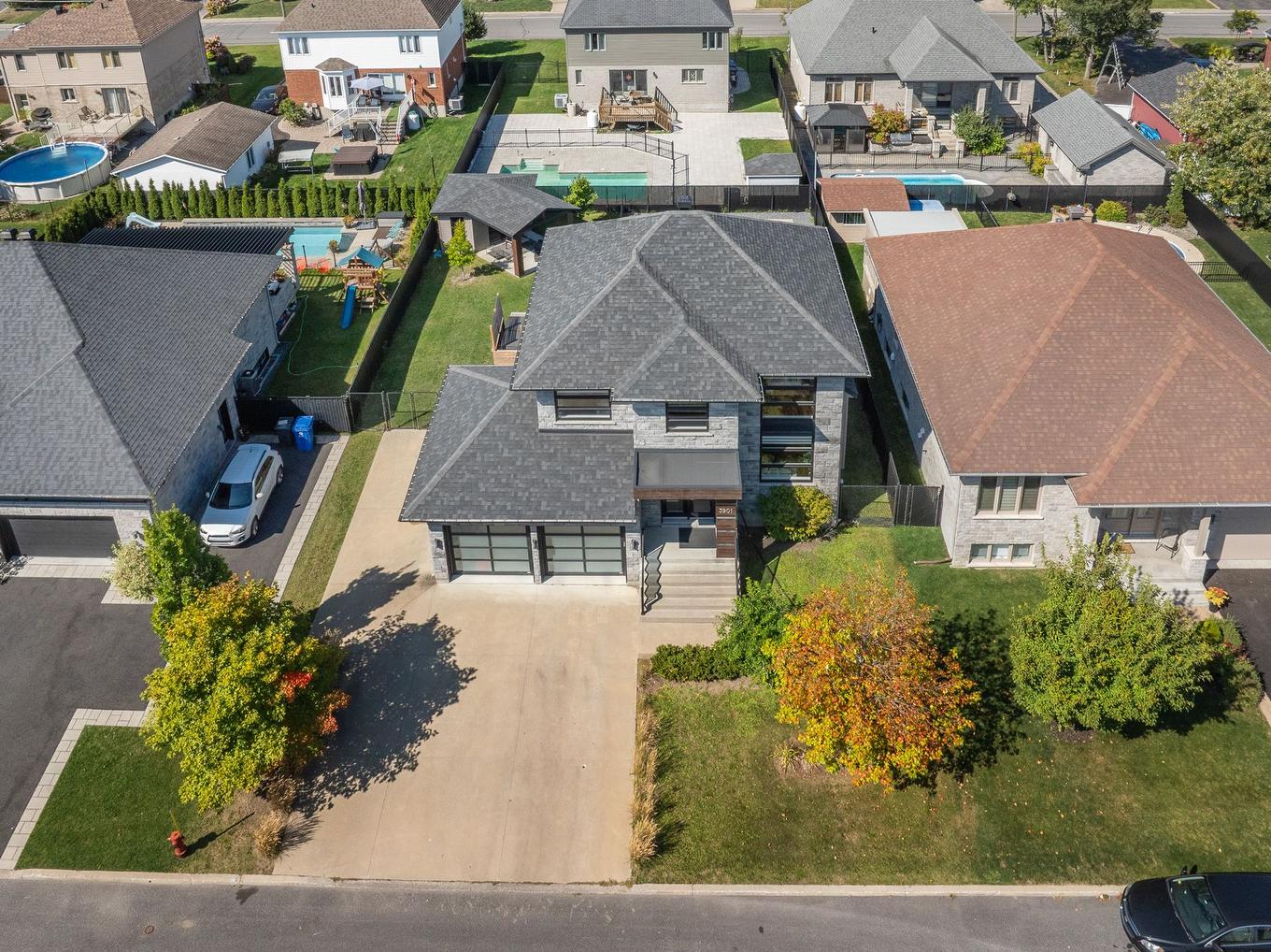 Overall view - 3901 Rue Dugué, Longueuil (Saint-Hubert), QC - Outdoor