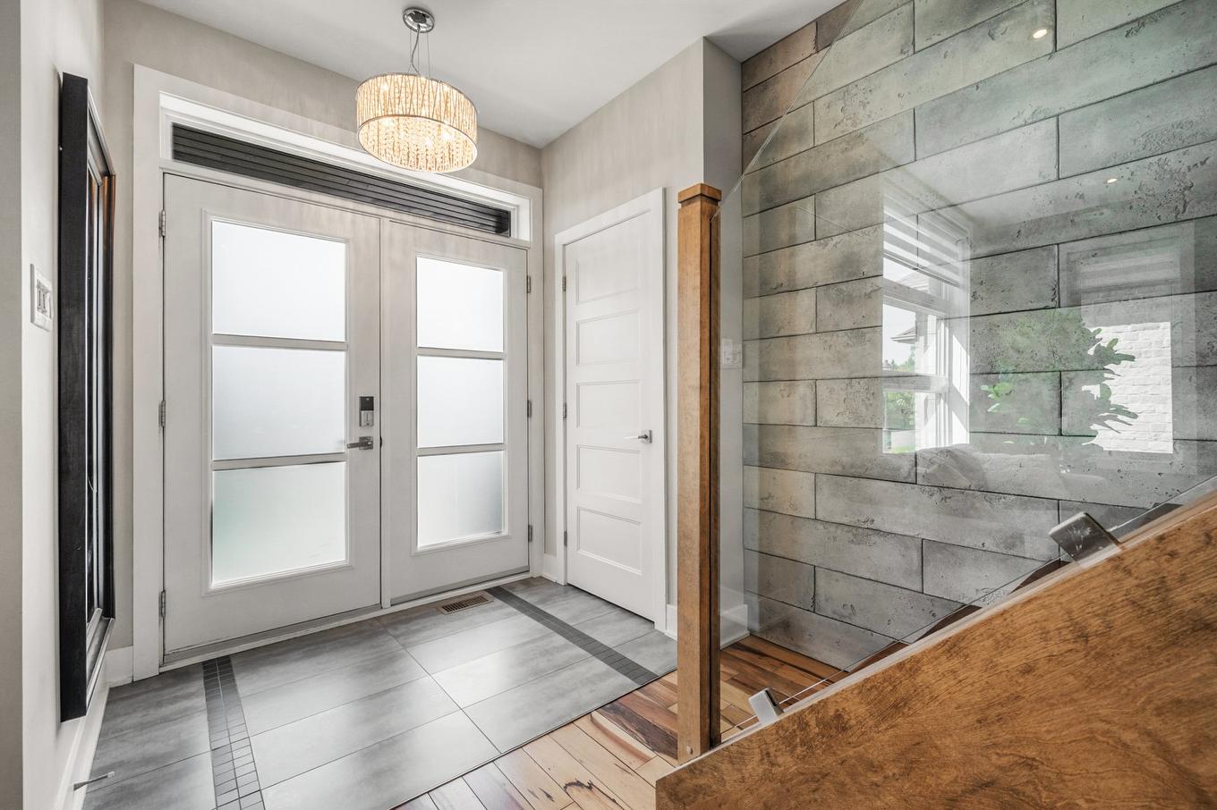 Hall - 3901 Rue Dugué, Longueuil (Saint-Hubert), QC - Indoor Photo Showing Other Room