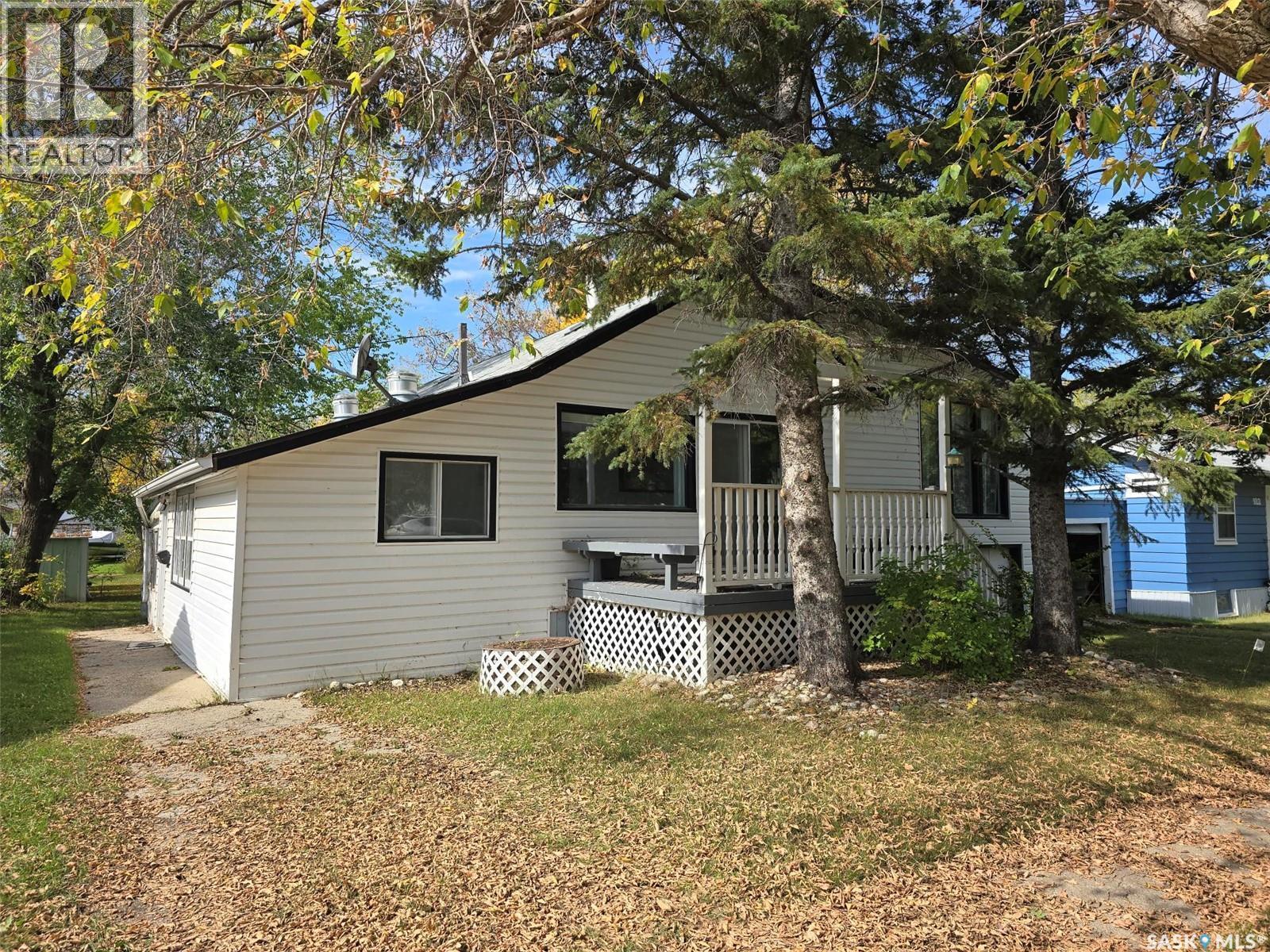 914 Pacific Street, Grenfell, SK - Outdoor With Deck Patio Veranda
