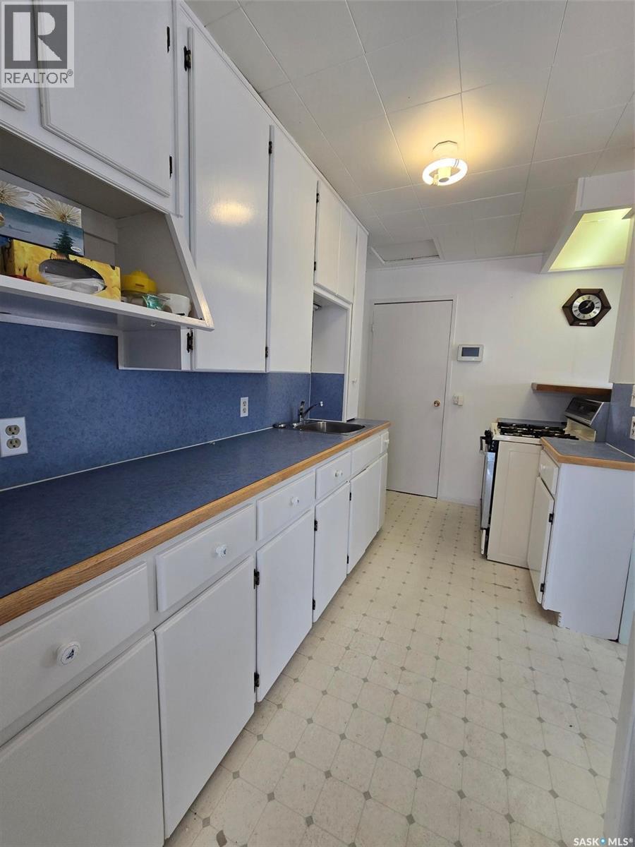 914 Pacific Street, Grenfell, SK - Indoor Photo Showing Kitchen