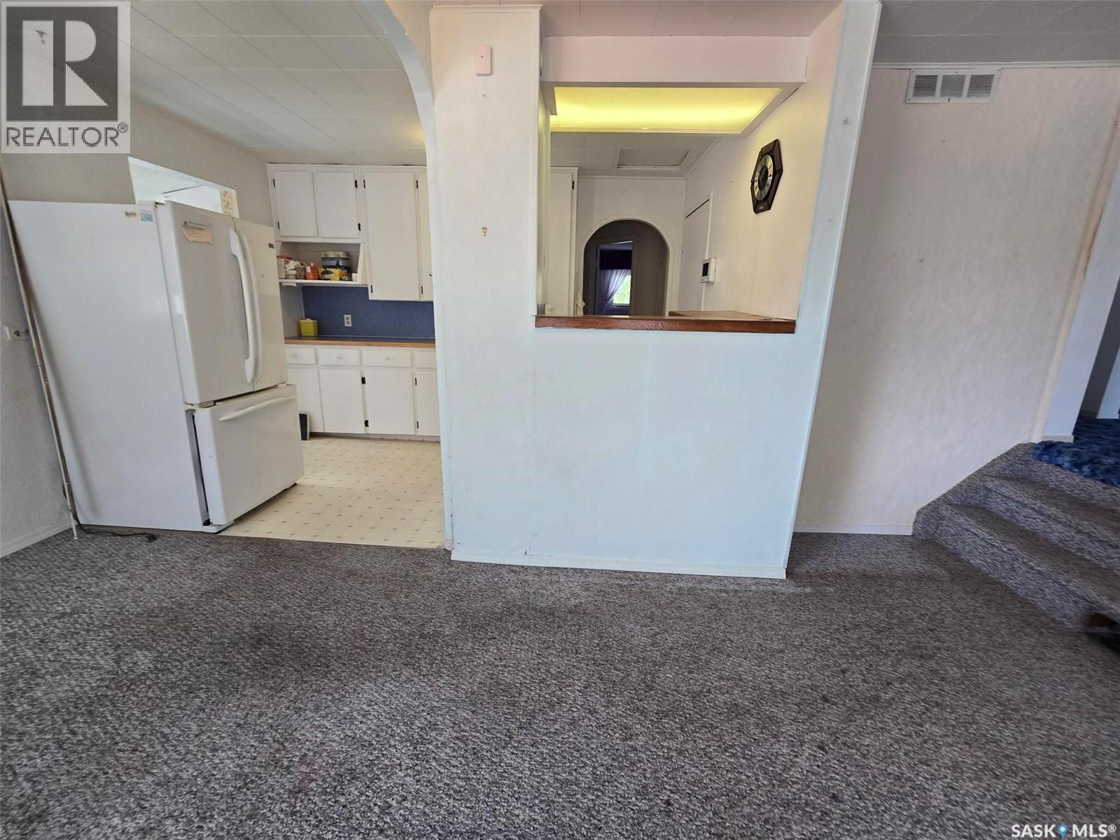 914 Pacific Street, Grenfell, SK - Indoor