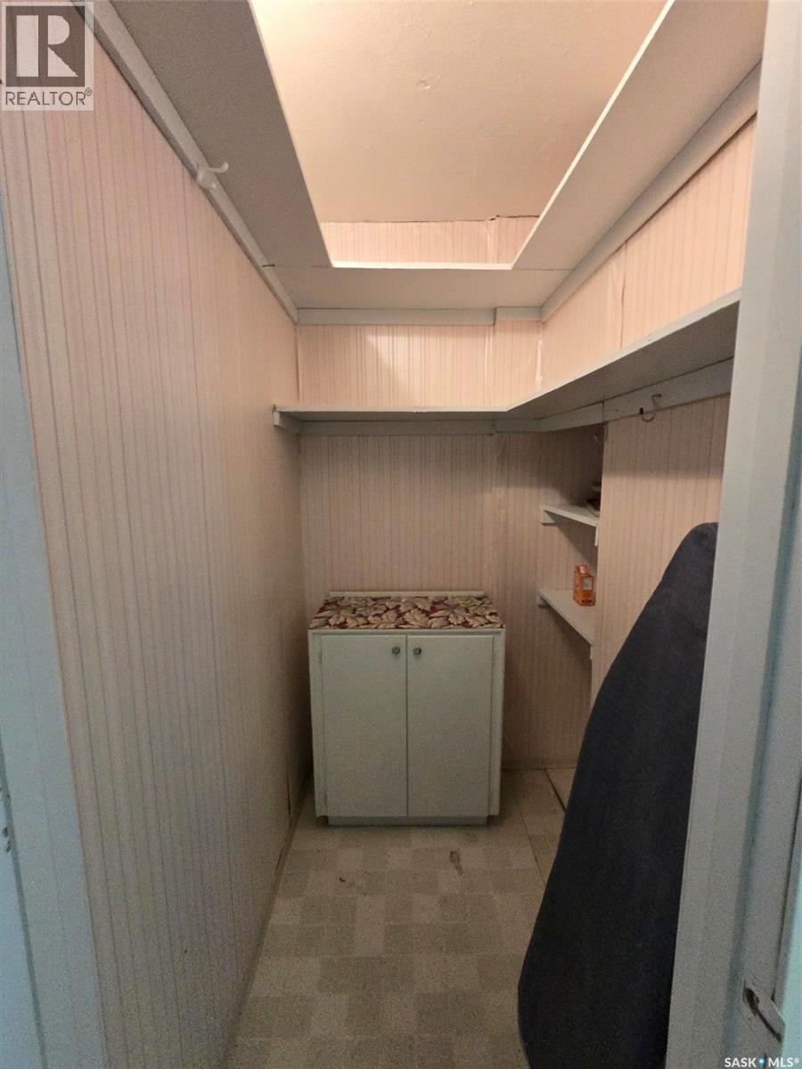 914 Pacific Street, Grenfell, SK - Indoor