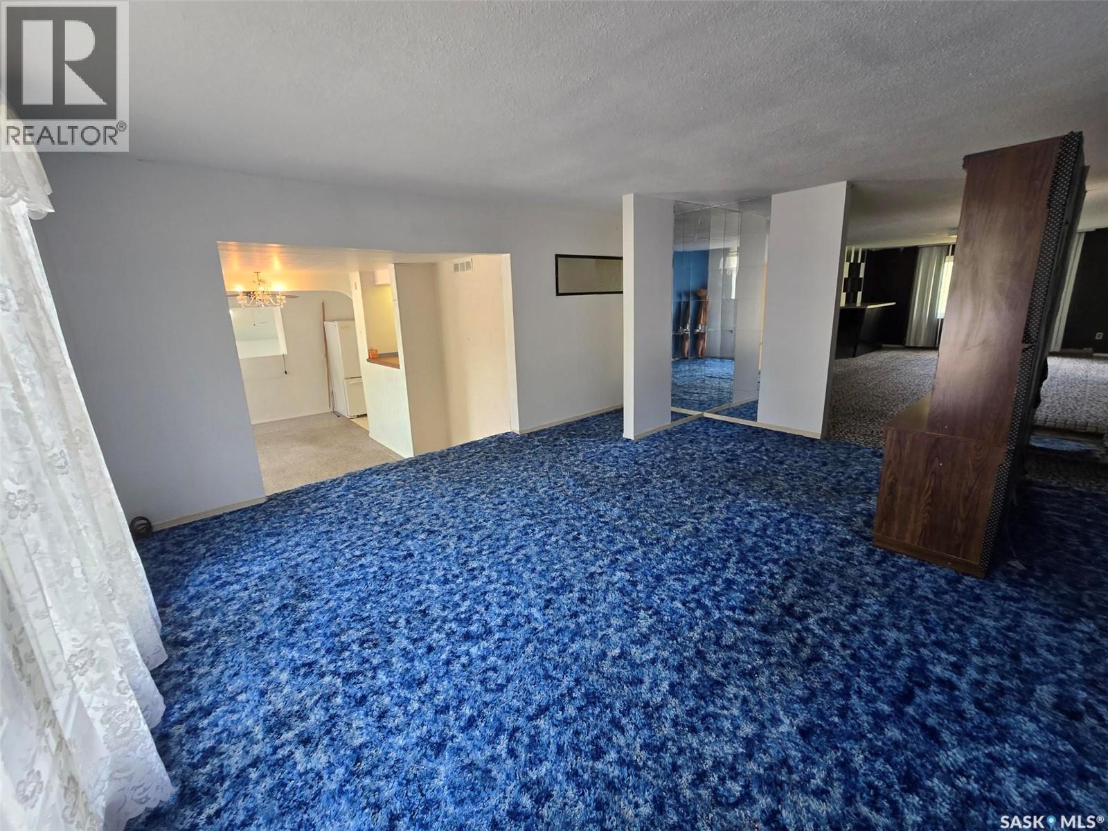 914 Pacific Street, Grenfell, SK - Indoor