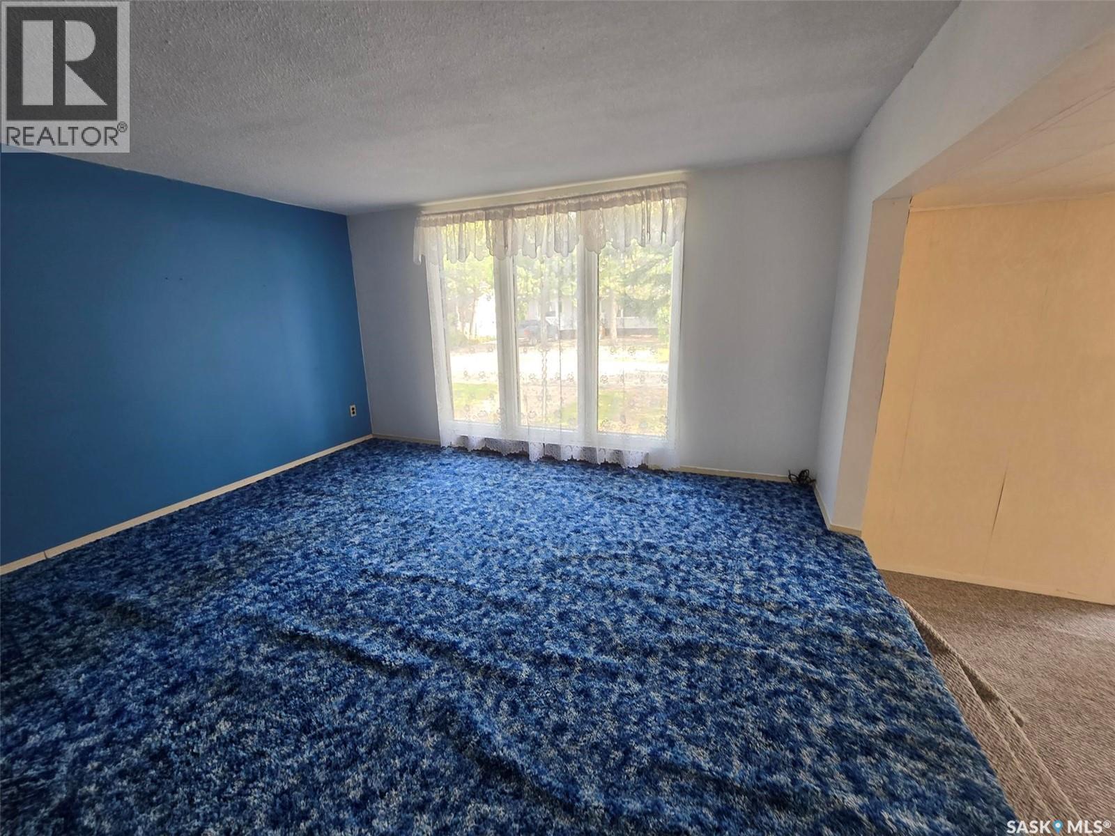 914 Pacific Street, Grenfell, SK - Indoor