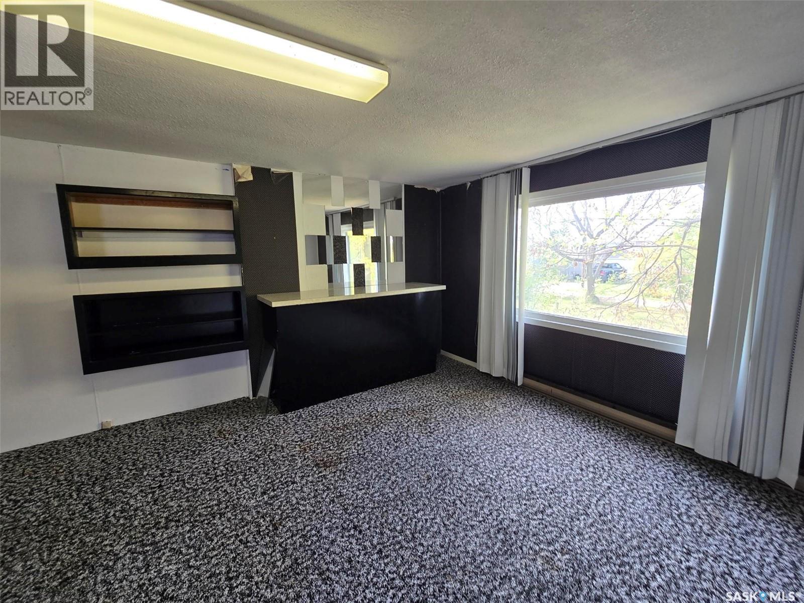 914 Pacific Street, Grenfell, SK - Indoor