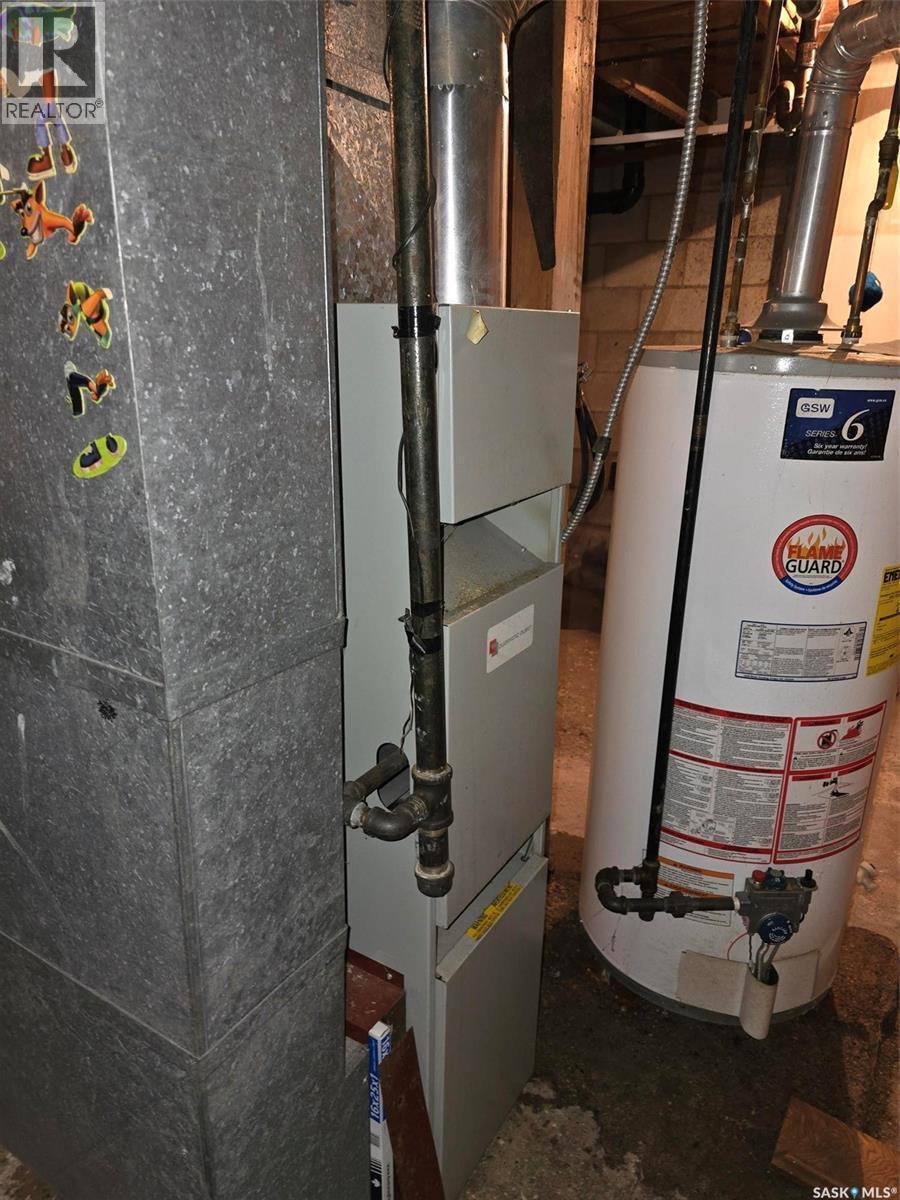 914 Pacific Street, Grenfell, SK - Indoor Photo Showing Basement