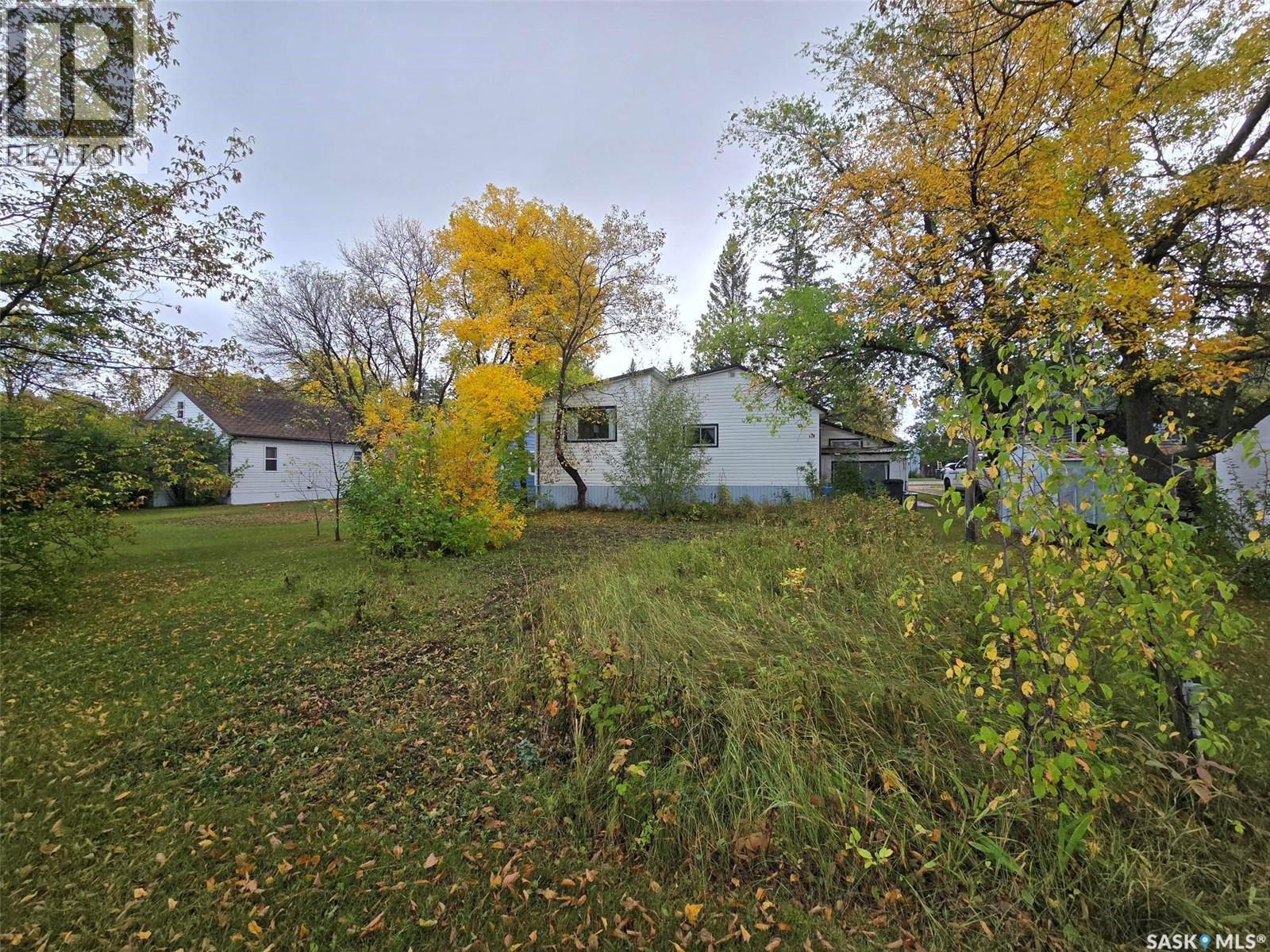 914 Pacific Street, Grenfell, SK - Outdoor