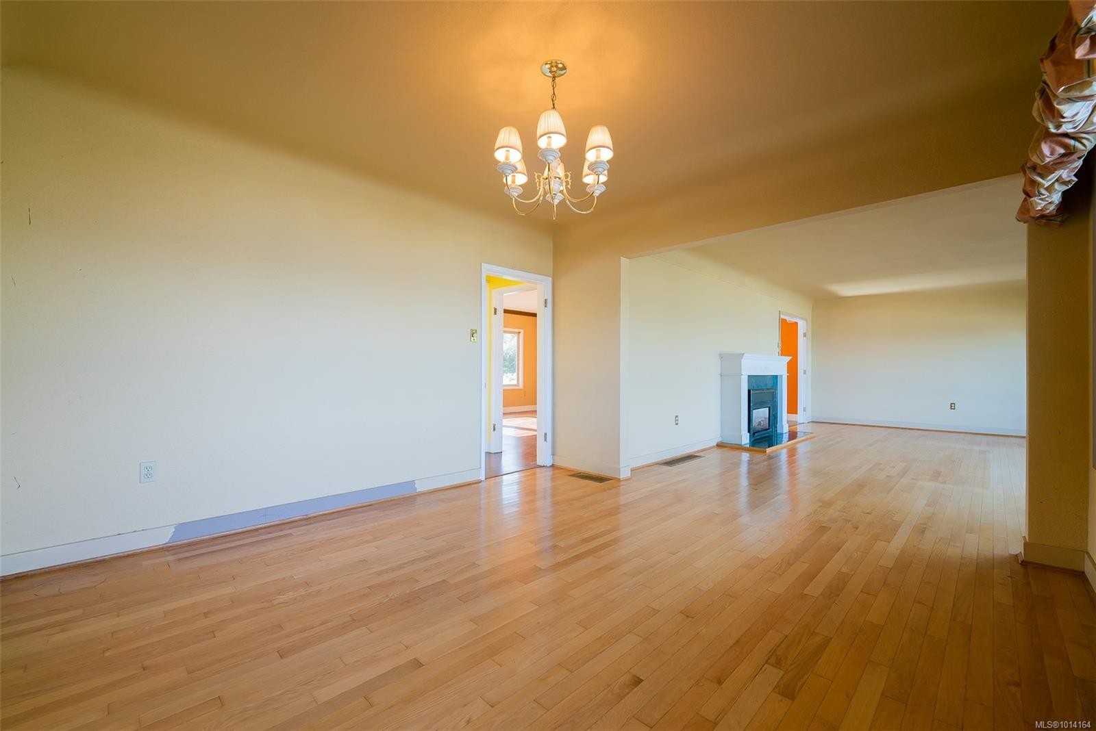 441 Memorial Ave, Qualicum Beach, BC