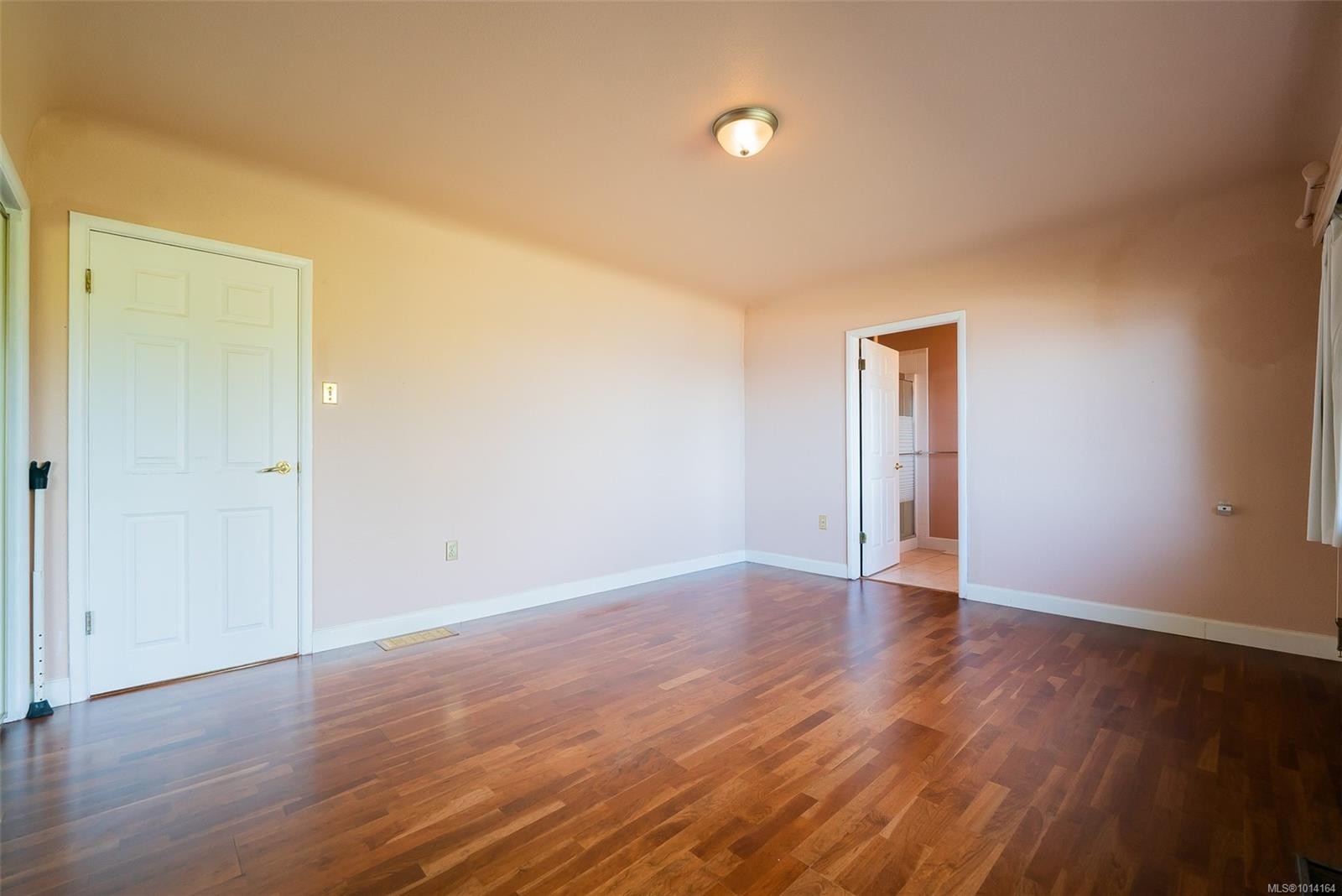 441 Memorial Ave, Qualicum Beach, BC