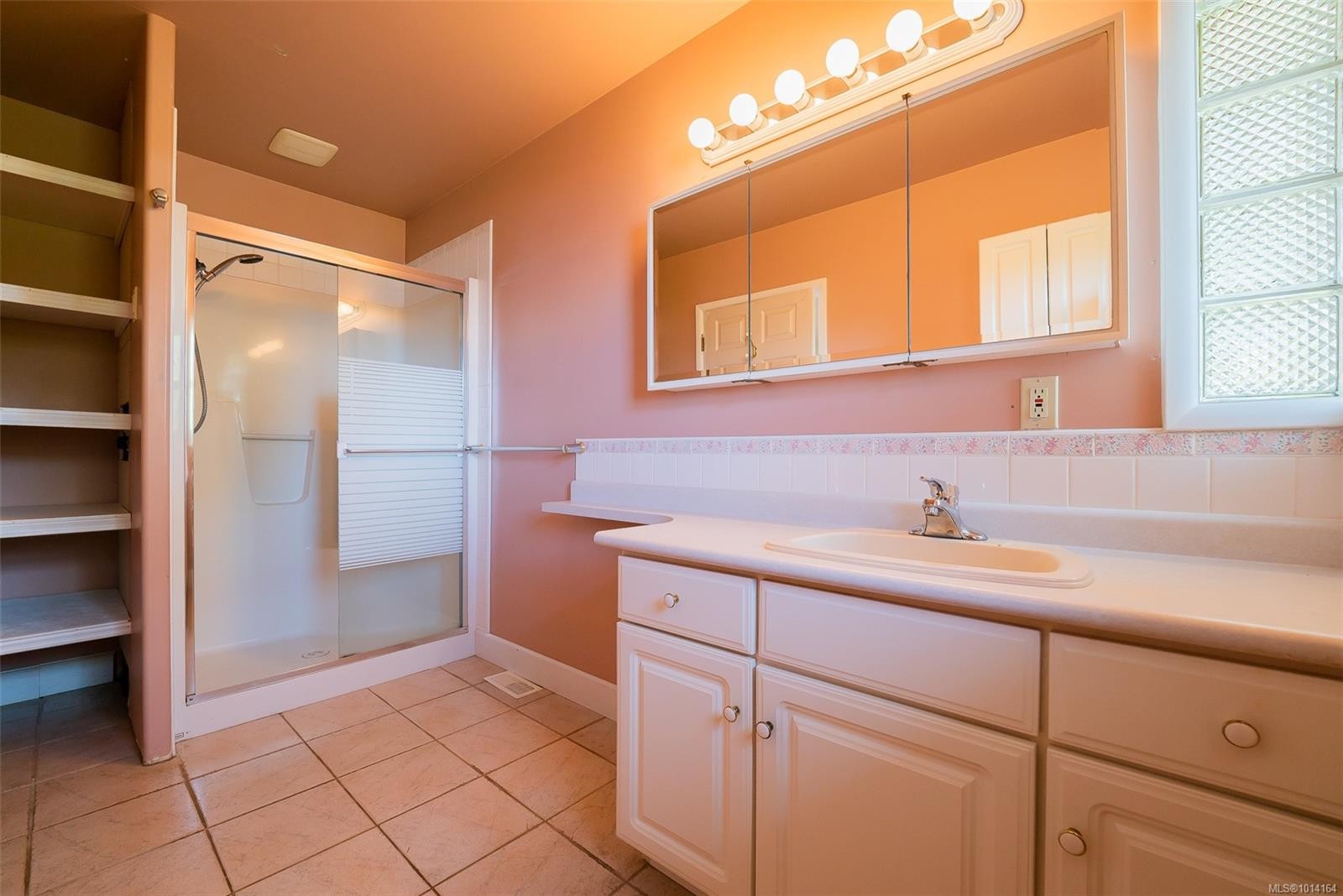 441 Memorial Ave, Qualicum Beach, BC