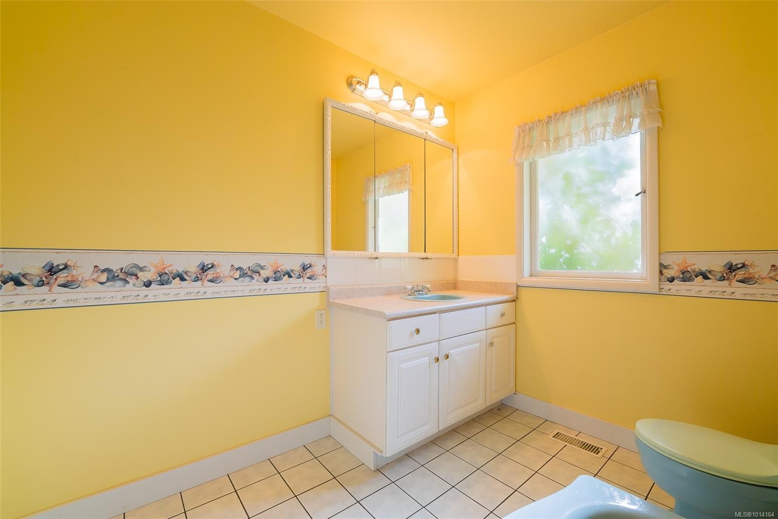 441 Memorial Ave, Qualicum Beach, BC