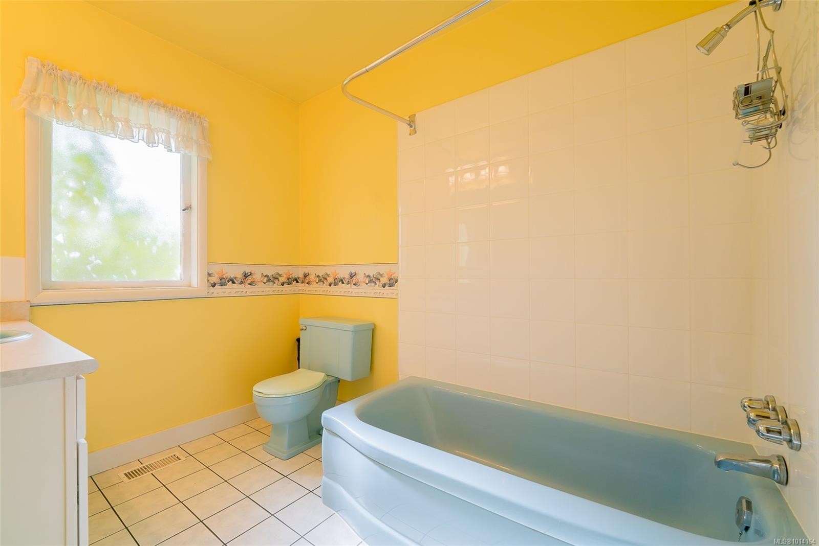 441 Memorial Ave, Qualicum Beach, BC