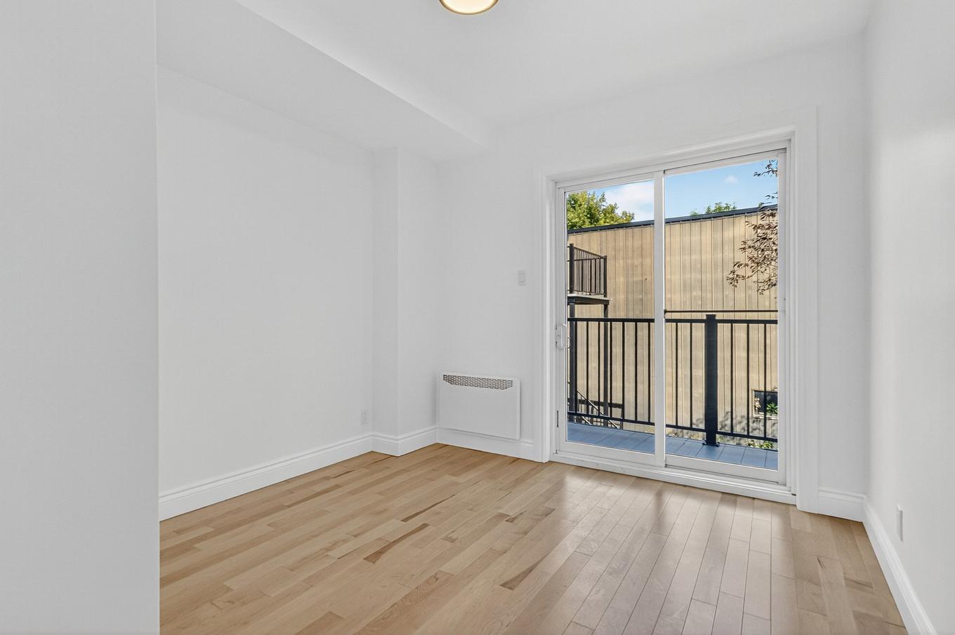 Primary bedroom - 1145 Rue Jardin, Montréal (Le Sud-Ouest), QC - Indoor Photo Showing Other Room