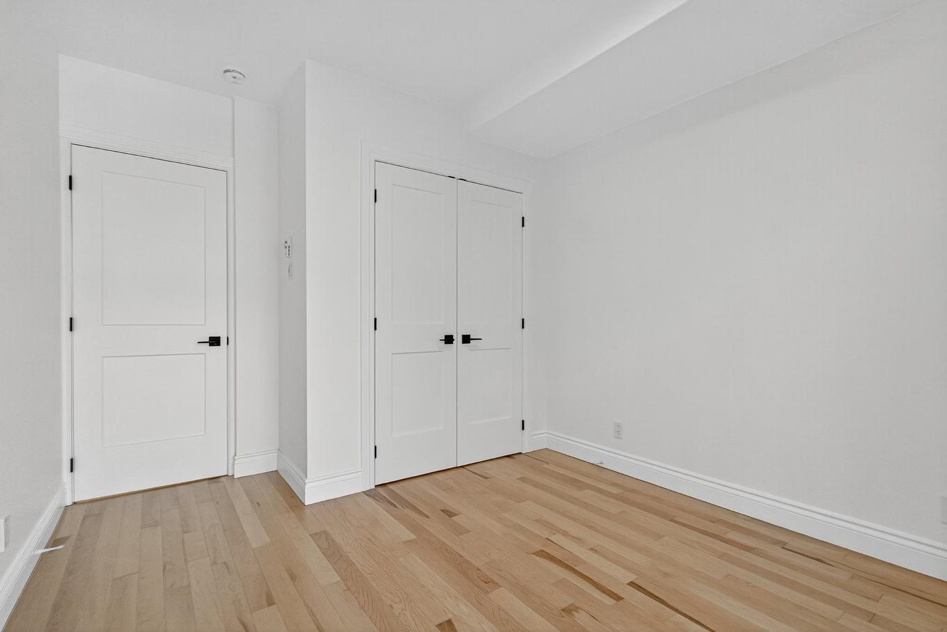 Primary bedroom - 1145 Rue Jardin, Montréal (Le Sud-Ouest), QC - Indoor Photo Showing Other Room