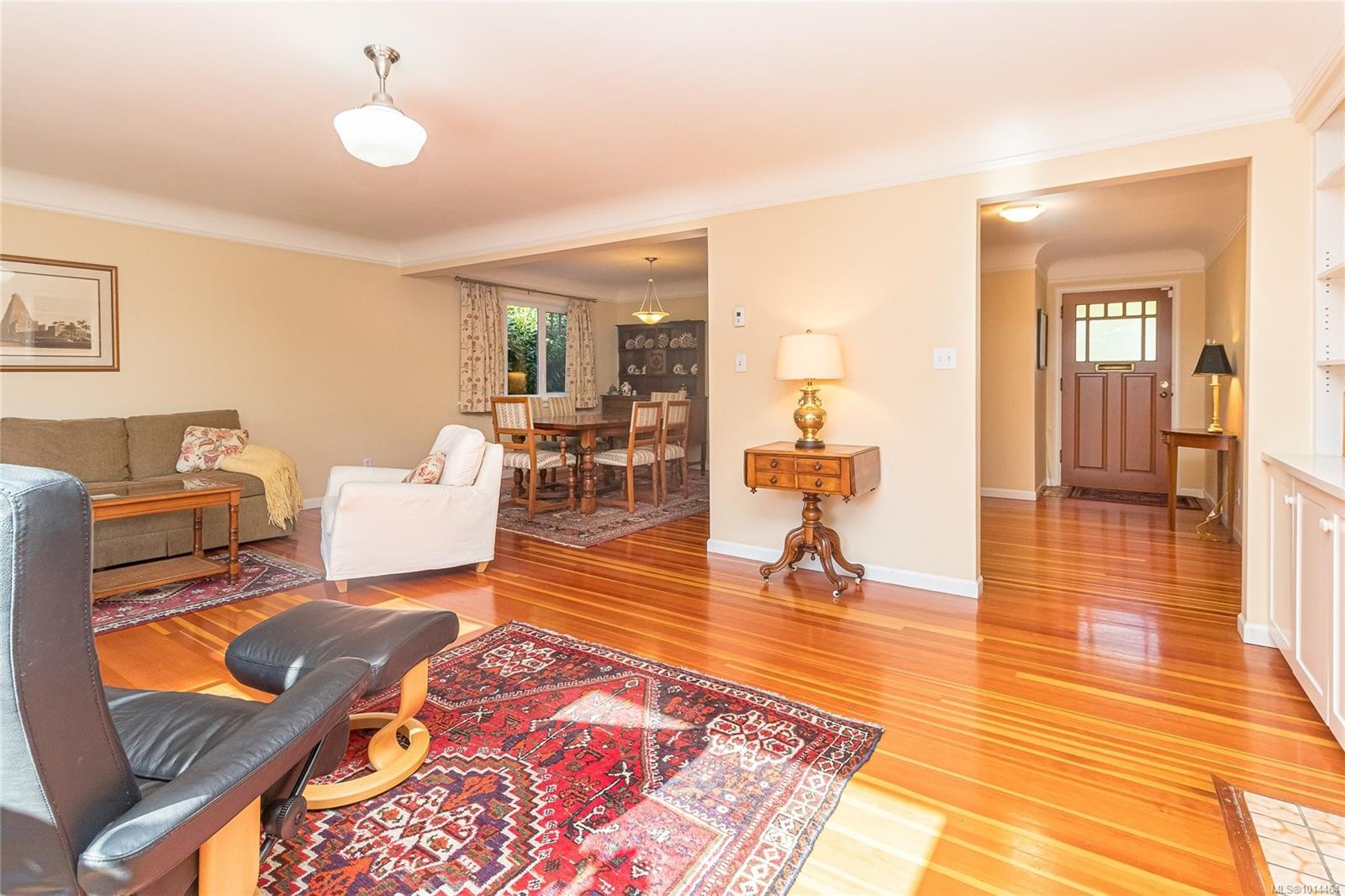 1082 Newport Ave, Oak Bay, BC