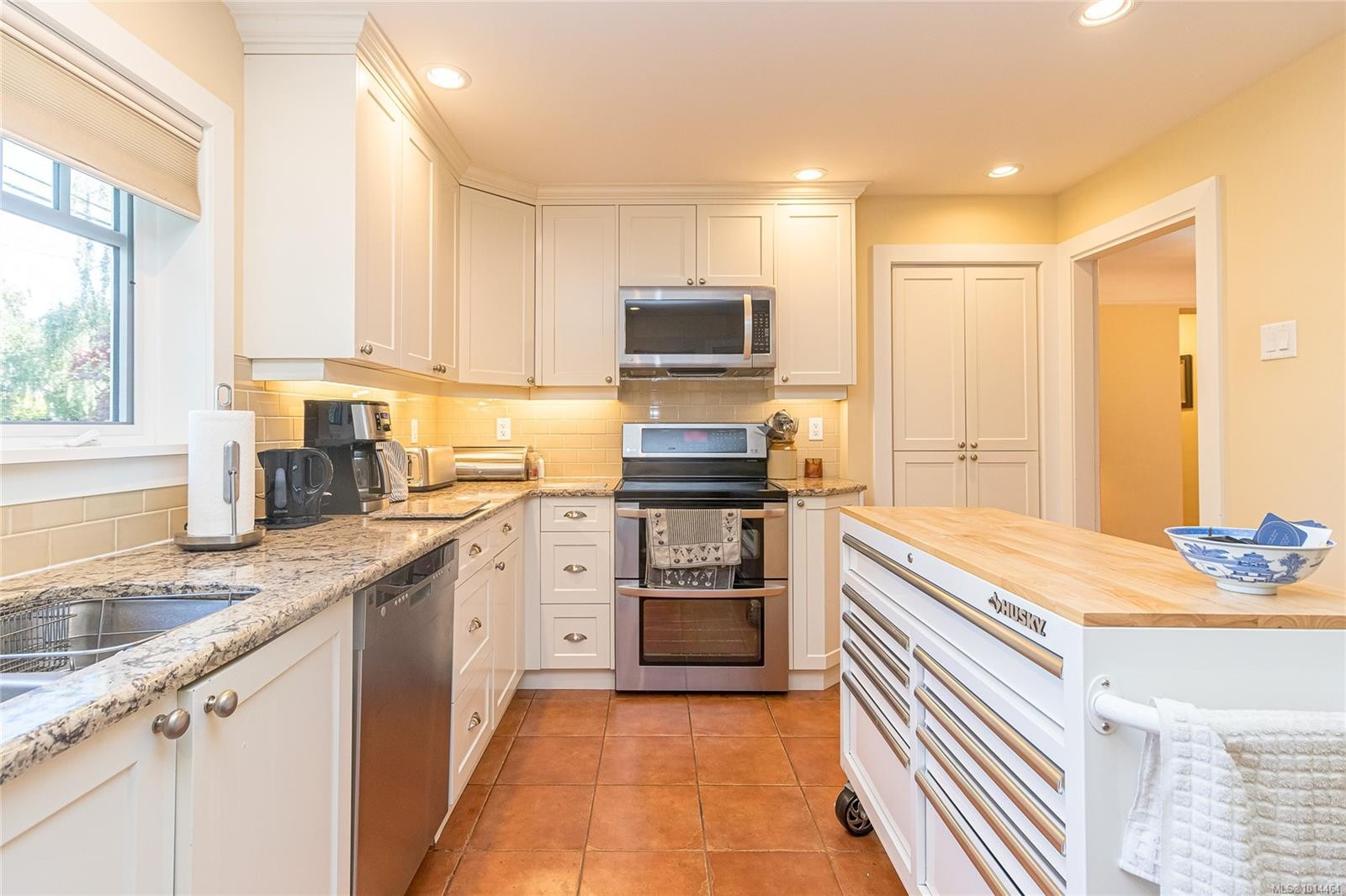 1082 Newport Ave, Oak Bay, BC