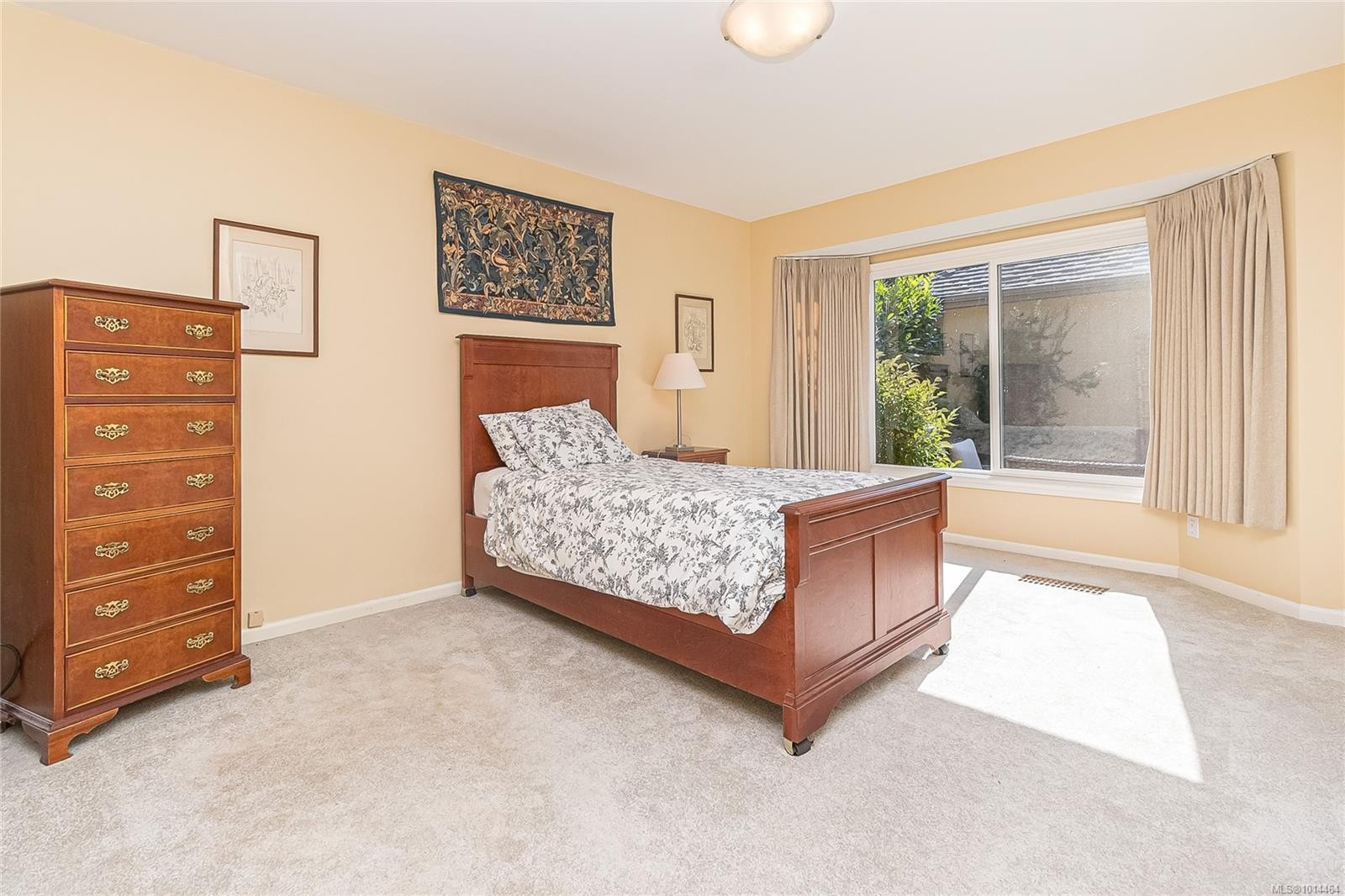 1082 Newport Ave, Oak Bay, BC