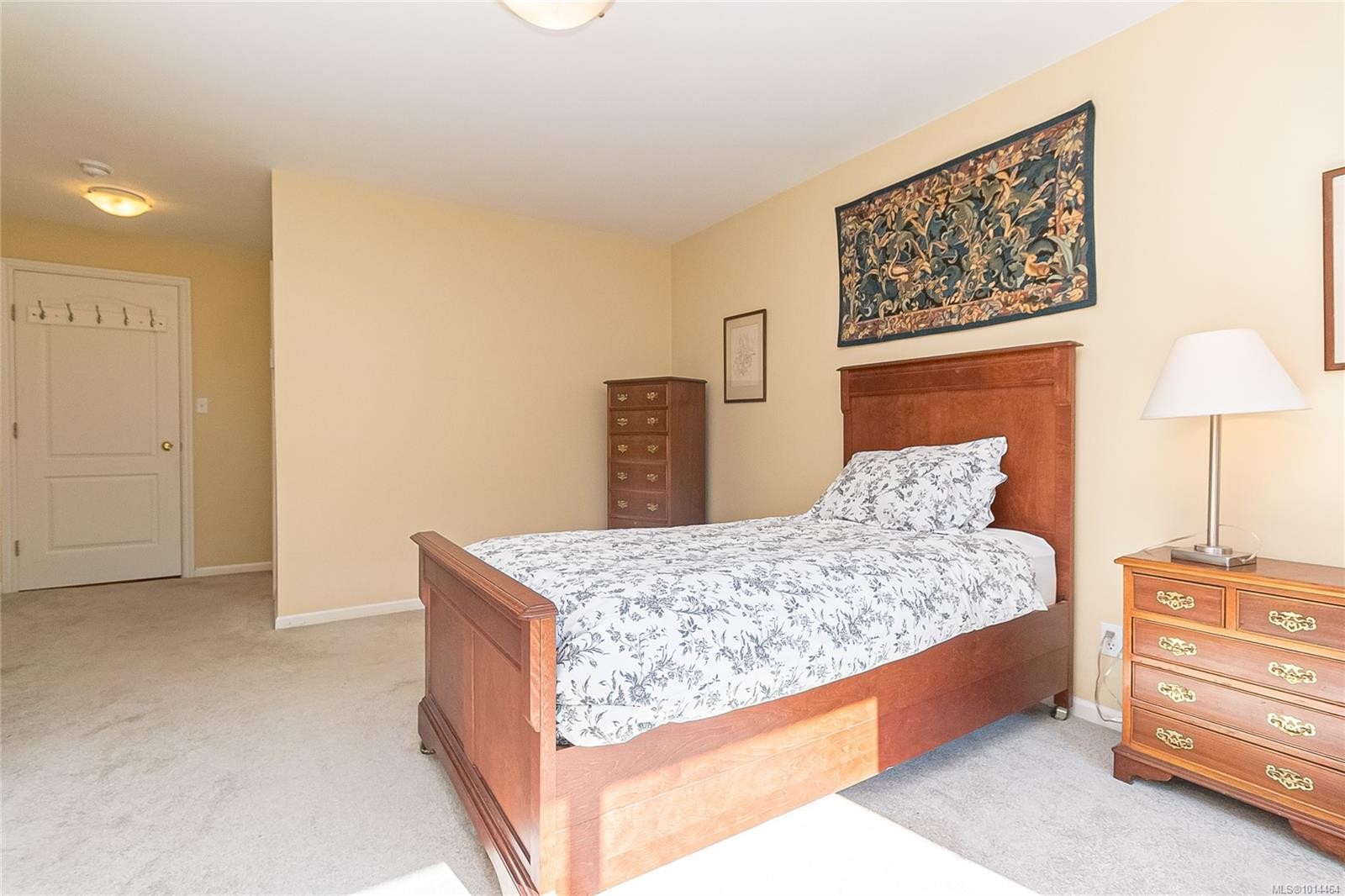 1082 Newport Ave, Oak Bay, BC