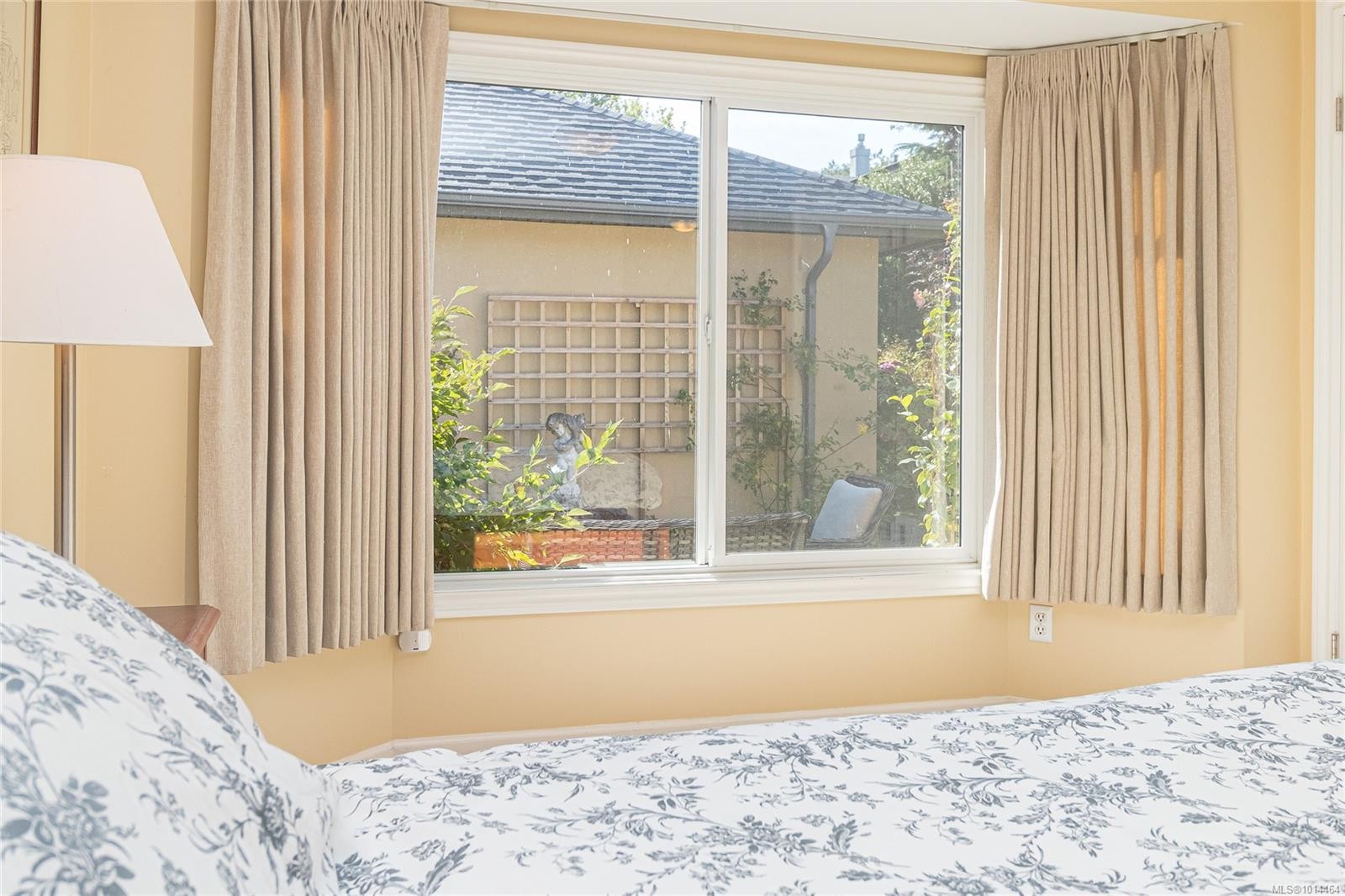 1082 Newport Ave, Oak Bay, BC