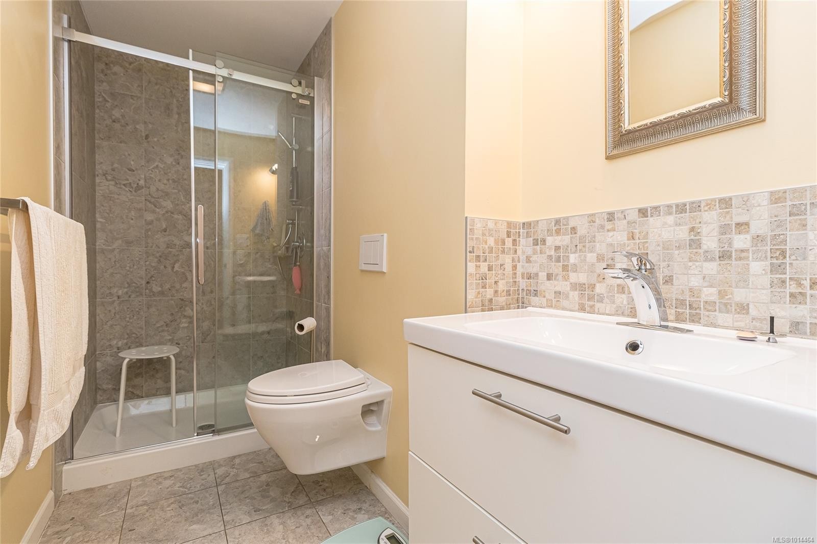 1082 Newport Ave, Oak Bay, BC